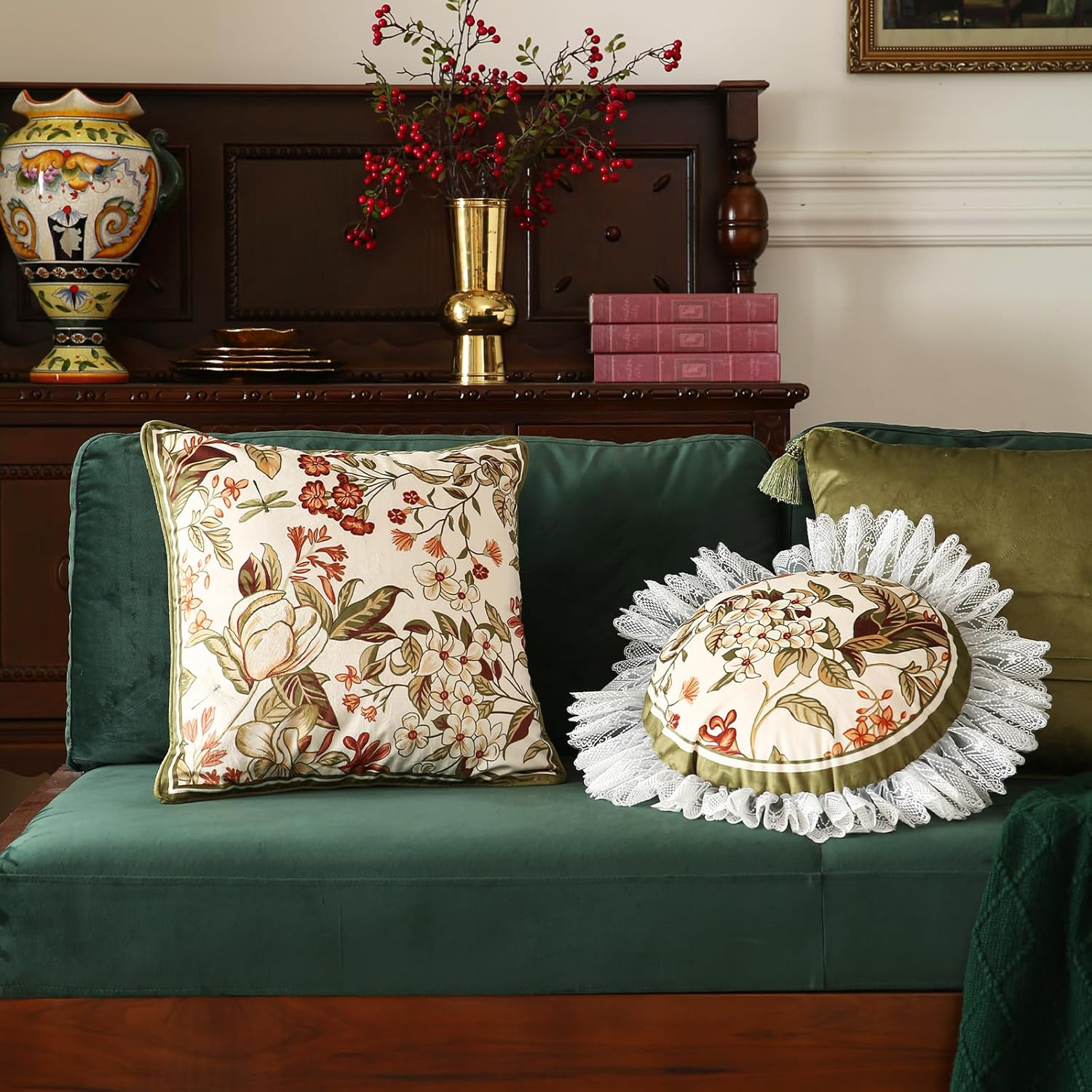 ISAENNE Design Round Vintage Cottage Throw Pillow Covers Diameter 16", Green Soft Velvet Cushion Cover with White Wild Floral Pattern Decor Pillowcases for Bed,Living Room,Outdoor,Car