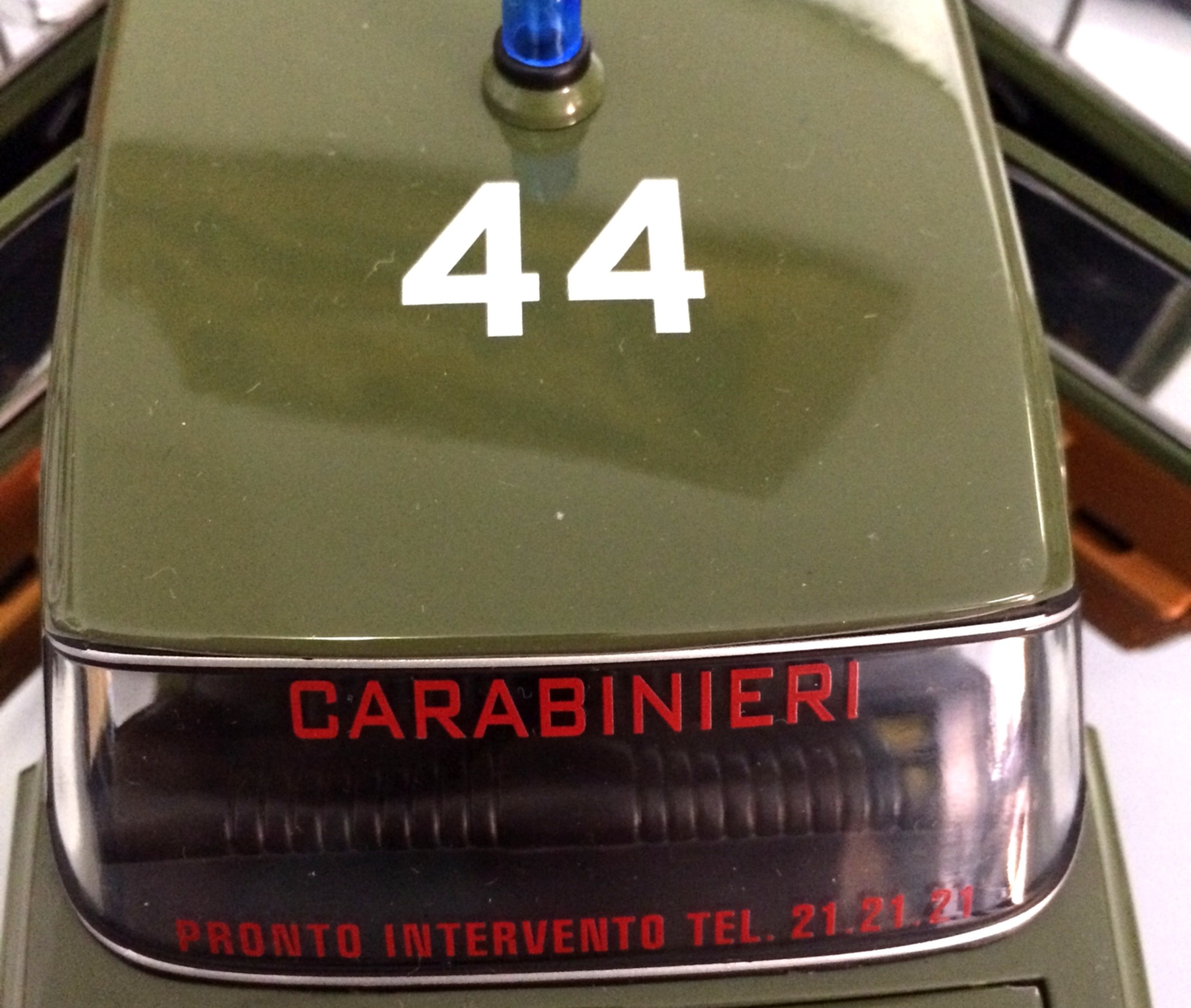 ALFA ROMEO GIULIA SUPER 1600cc CARABINIERI 1970 VERDE 1:18 (Minichamps 183120991)