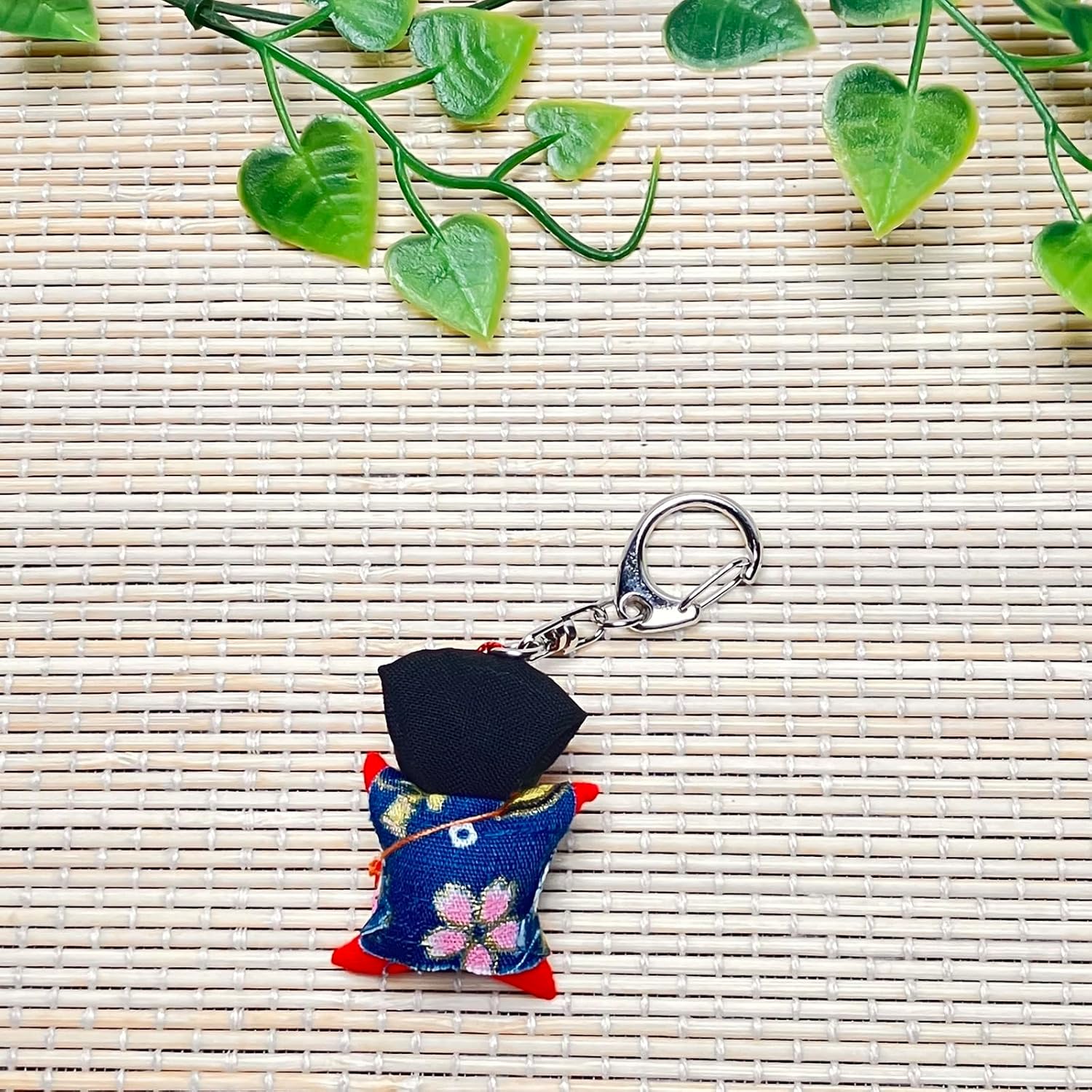 [kiejun] 飛騨高山 さるぼぼ 風水さるぼぼ 子宝 安産 夫婦円満 金運 無病息災 妊活 婚活 お守り ミニ キーホルダー付 sb-009