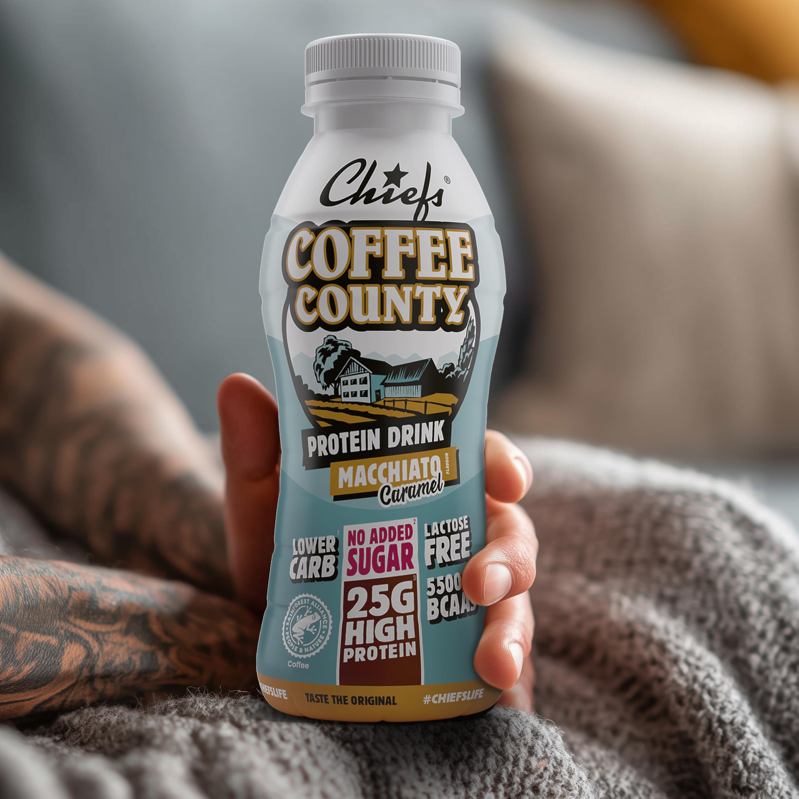 Boisson protéinée - Chiefs Milkshake Macchiato - Sans sucre ajouté et sans lactose - Riche en protéines avec 25 g de protéine - Bouteilles de 8 x 330 ml - Délicieux goût crémeux