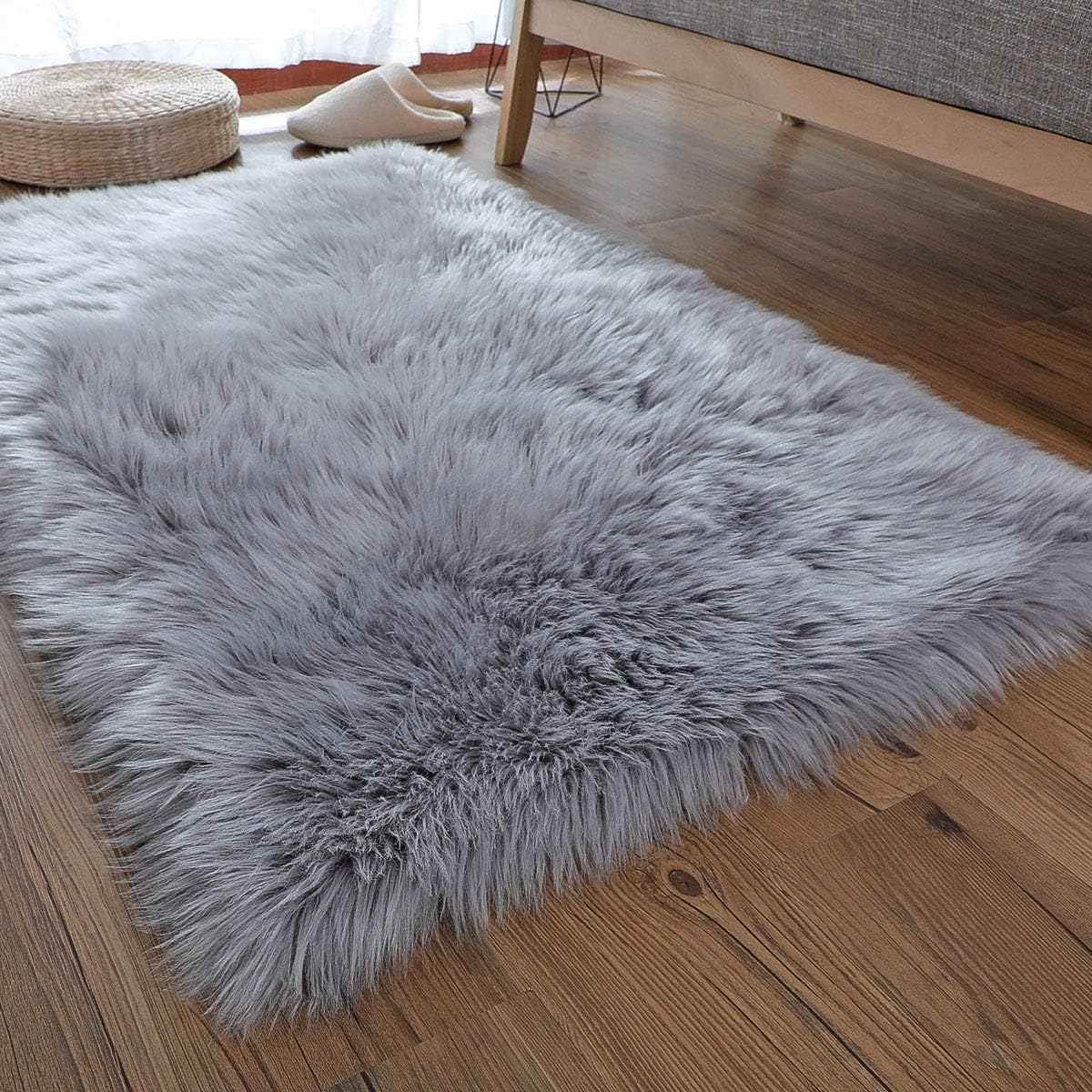 YIHAIC Faux Sheepskin Rug - Image 4