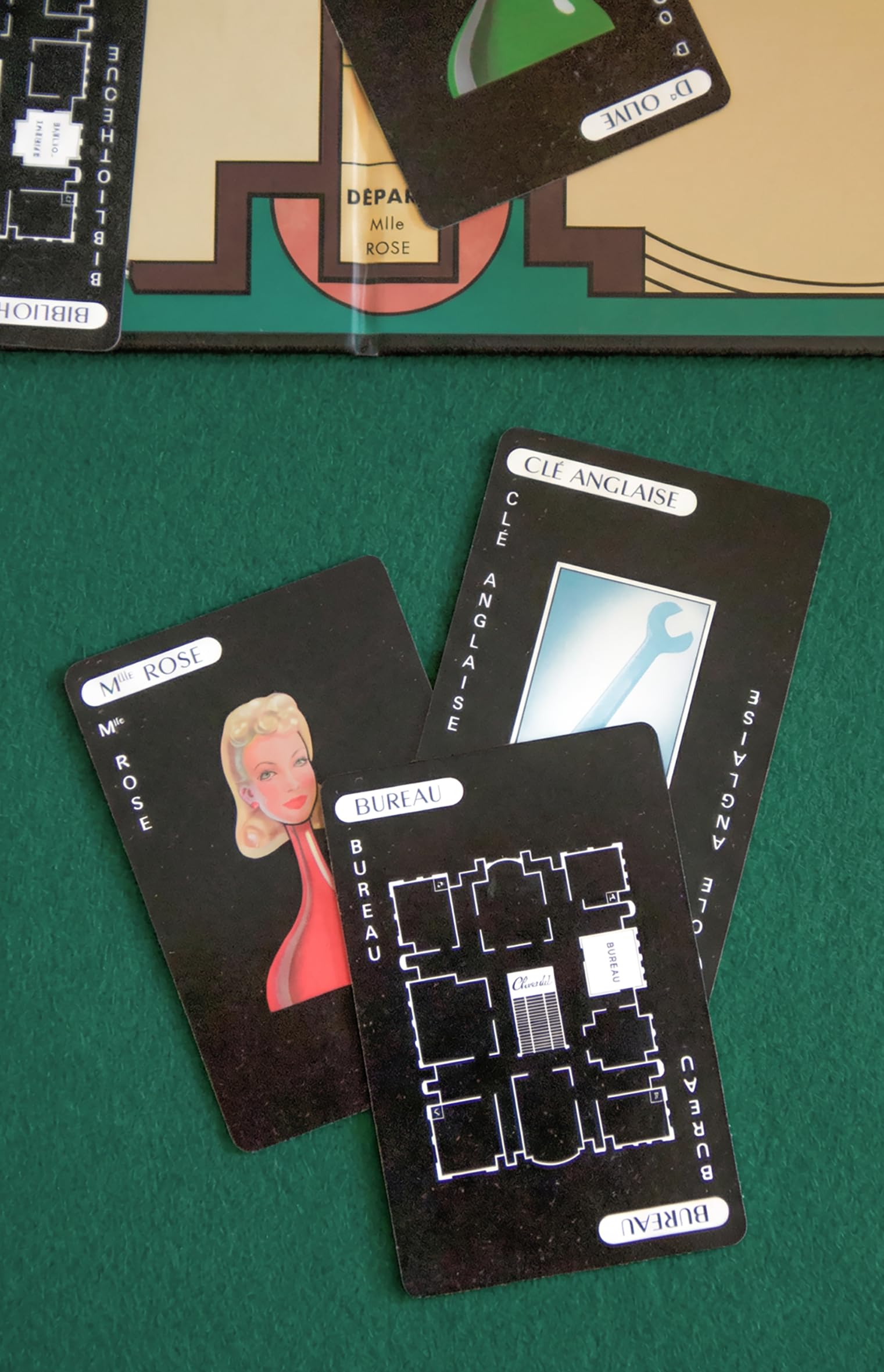 Megableu – CLUEDO Édition Vintage Boite Format Livre - Jeu de Société Classique de Déduction & Enquête pour Famille et Enfants dès 8 Ans - Version Premium Inspirée de 1951-3–6 Joueurs - en Français