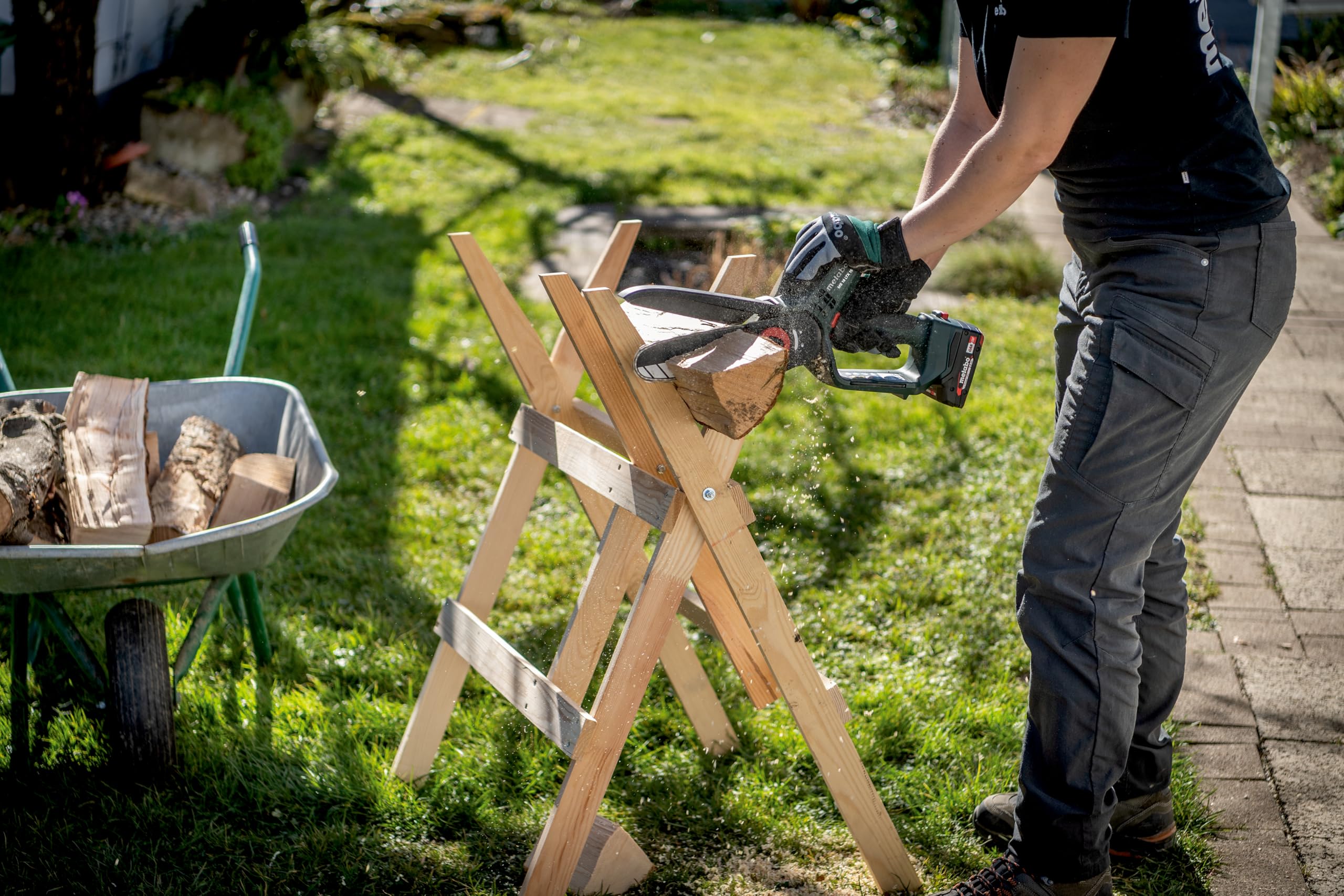 Metabo Sierra de Jardín Inalámbrica 15 cm - Motosierra Pequeña Versátil para Poda y Corte sin Batería