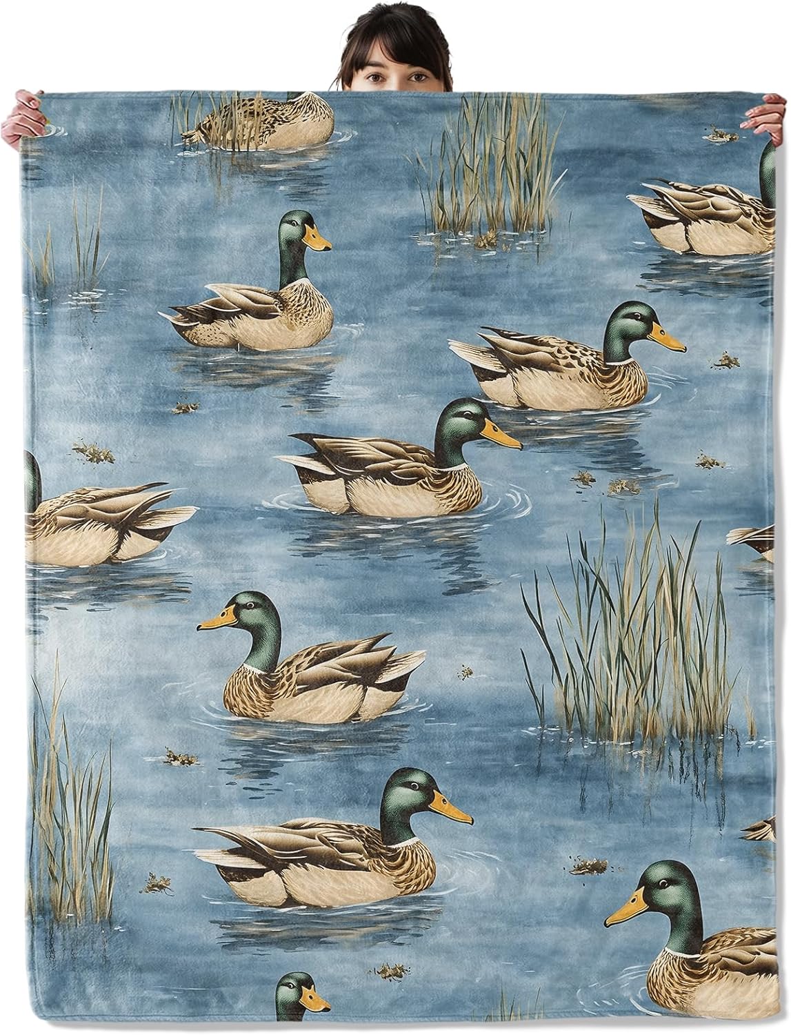 Mallard Duck Blanket, Cozy Flannel Funny Ducks with Reeds Throw Blanket, Soft Fuzzy Blankets for Travel Home Decor, All Season Lightweight Couch Bed Cover, Gifts for Women Adults Kids 50″×60″