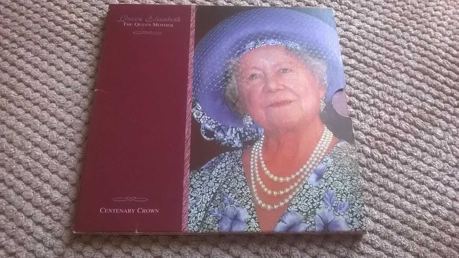 2000 Great Britain, Queen Mother's 100th Birthday £5 Five Pounds Crown Coin