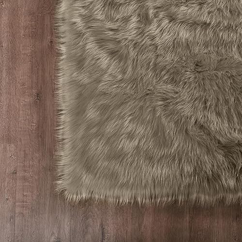 Miniatura 70 de Goolela Alfombra de piel sintética blanca de 2 x 6 pies, alfombra rectangular de piel de oveja sintética para dormitorio, mullida y mullida Blanco