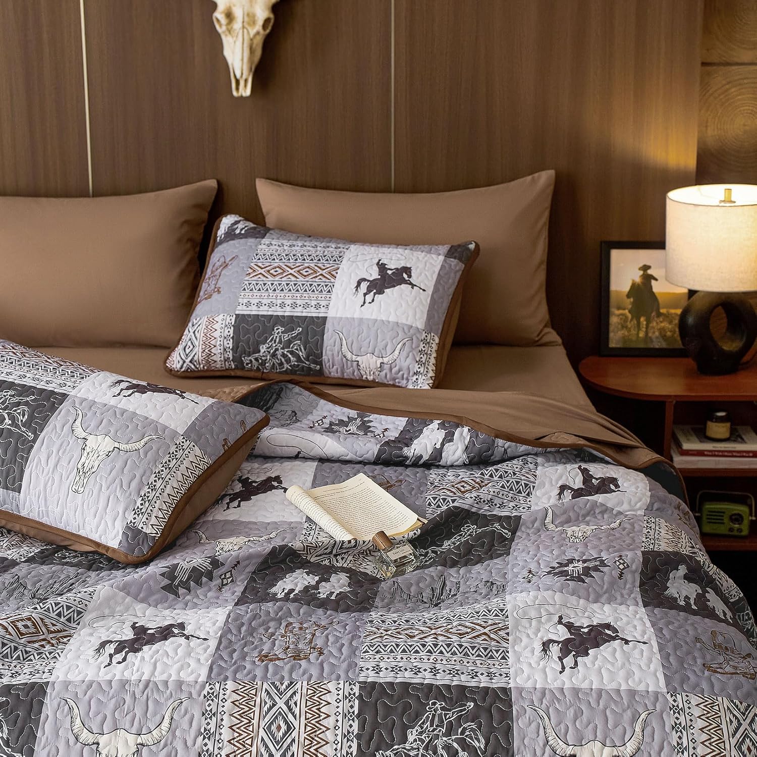 Wake In Cloud - Western Quilt Set, Southwestern Aztec Country Horse Cowboy Rustic Ranch Pattern Printed, Reversible Lightweight Bedspread Coverlet, 3 Pieces, Gray Brown, King Size - Image 5