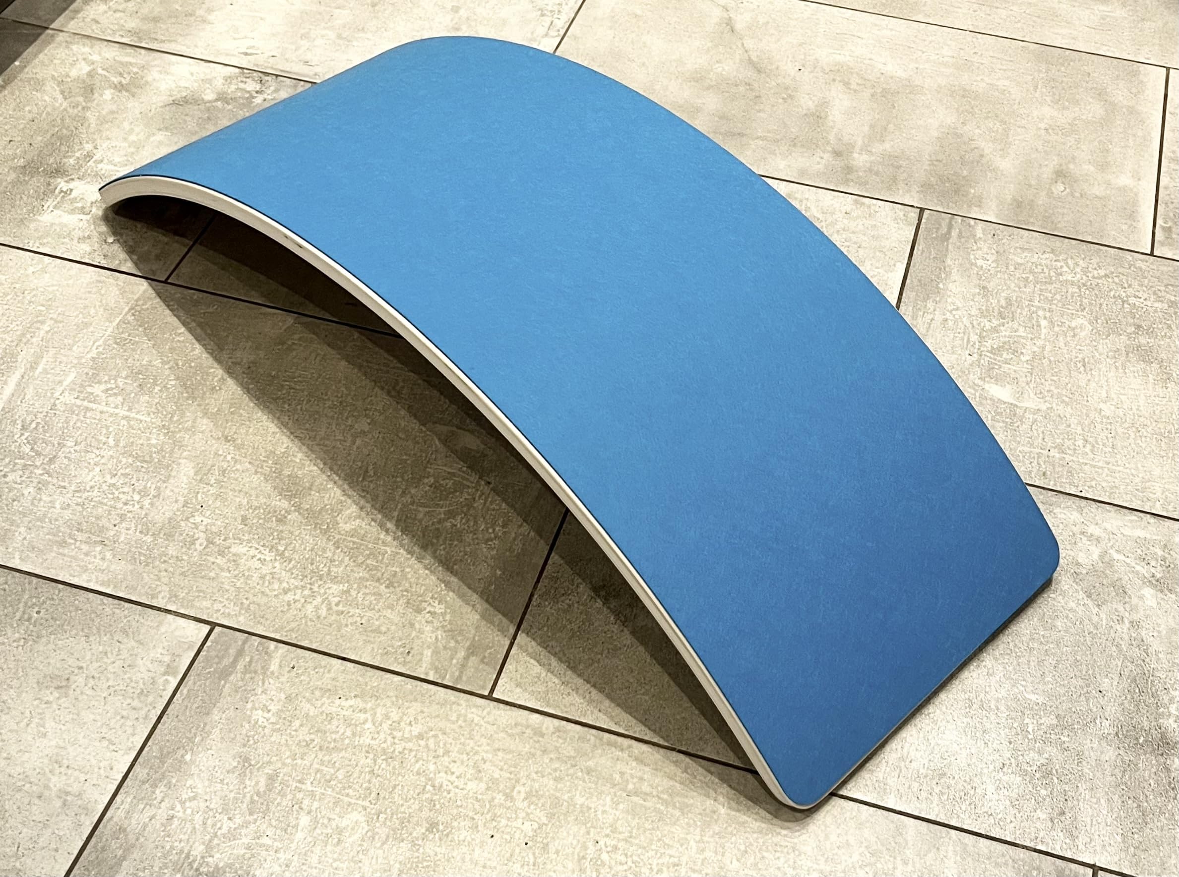 Balance Board Kinder – Balancierbrett aus Holz – mit Filz | Wippbrett fördert Koordination – Gleichgewichtstrainer für Kinder – Montessori Spielzeug