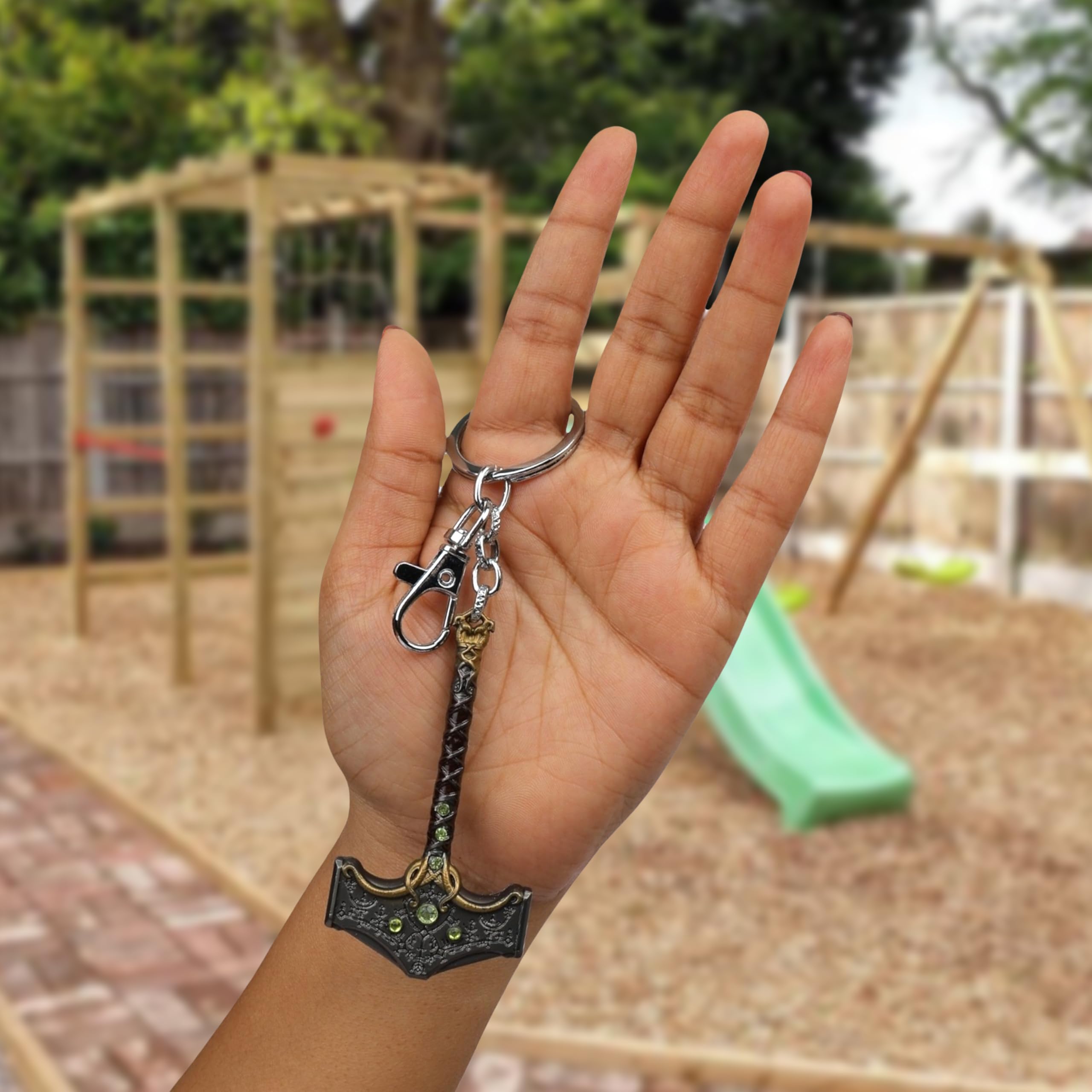 Premium Metal Keychain Collection � Iconic Game & Anime Characters � Durable & Stylish Key Accessories