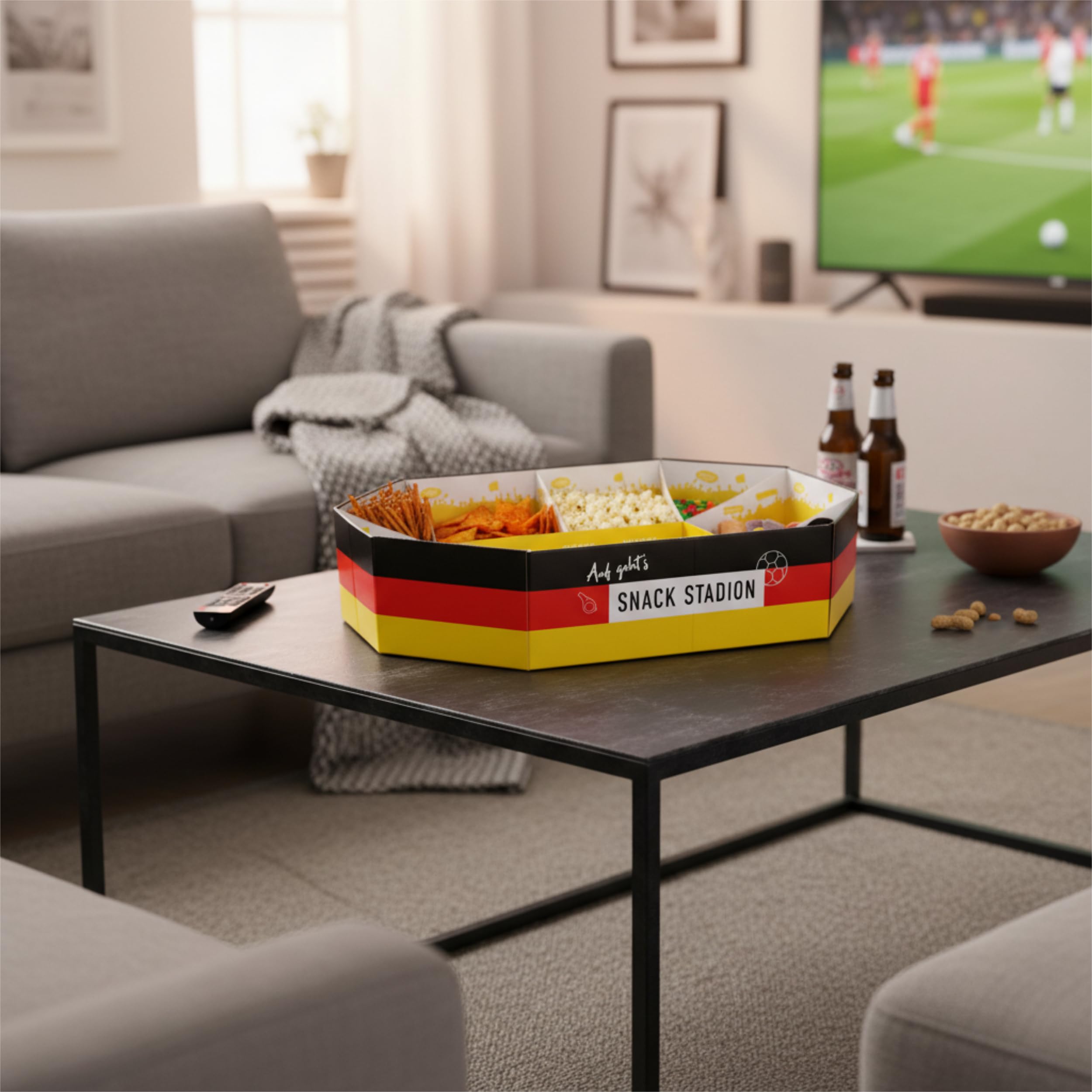 40YARDS Fußball Snack Stadium XXL 61x43 cm Deutschland Fanartikel | Großes Snackstadion für Fußball WM 2026 | Fussball Deko für Weltmeisterschaft | Party Snackschale | Deutschland Flagge + Tippspiel