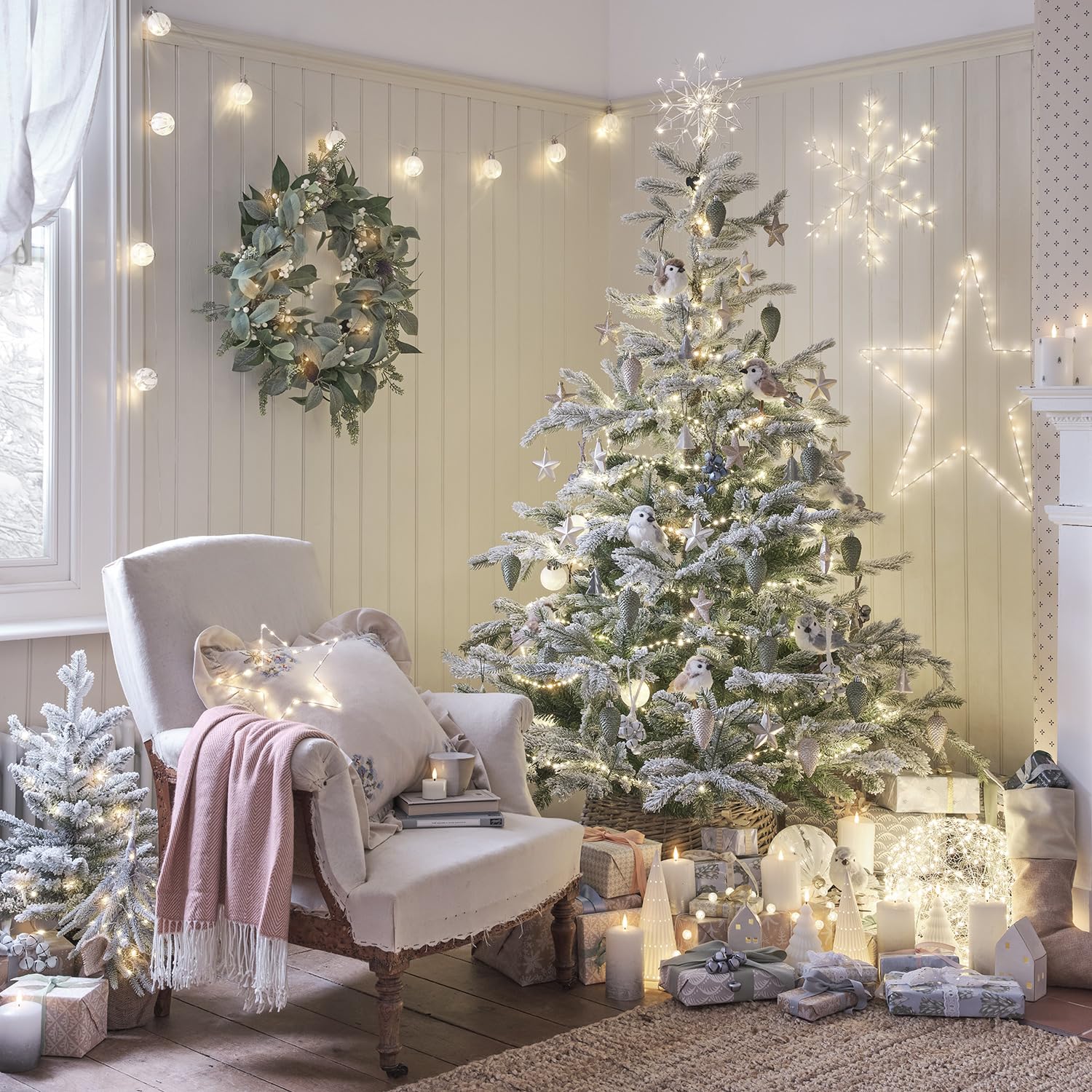 Lights4fun Set di 2 Sfere Luminose Argentate da Appendere 28 cm a 800 Micro LED Bianco Caldo con Timer Decorazione Natalizia per Interni ed Esterni
