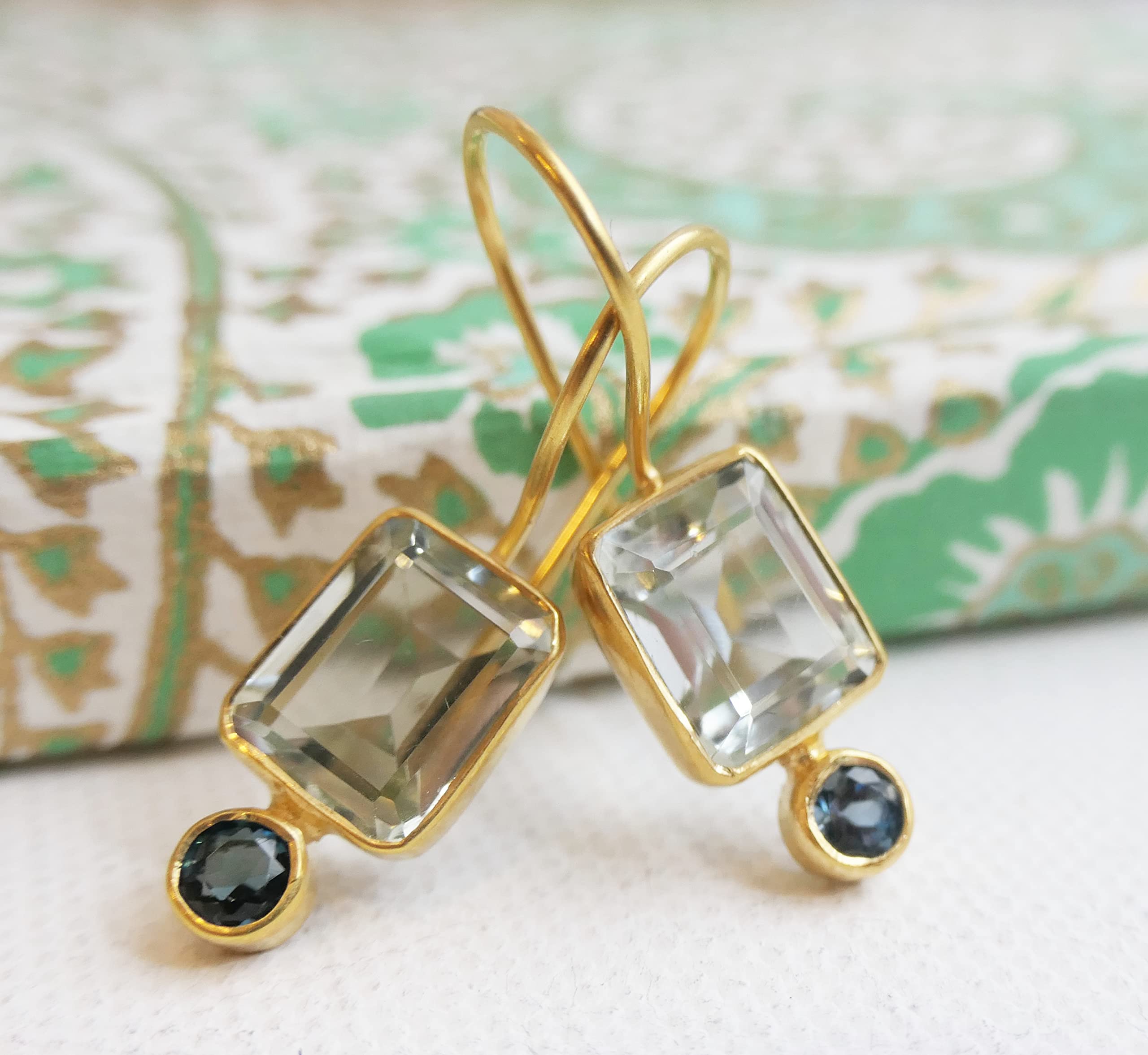 Orecchini Pendenti con Ametista Verde e Topazio Blu London | Argento Sterling 925 Placcato Oro Gioielli Raffinati con Pietre Naturali Design Elegante Donna - Stile Unico e Luminoso
