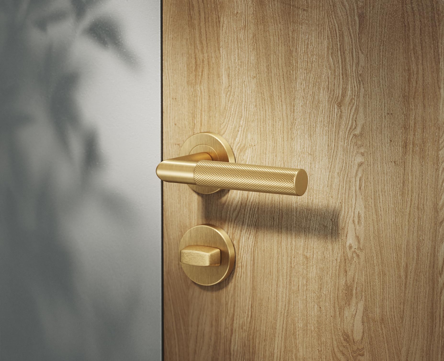 ERGO line BAUHAUS Modern, Gold Türbeschlag Türgriff für Badtüren WC PVD-Gold matt L-FORM, Rund-Rosette Drückergarnitur, Türklinke, Türdrücker