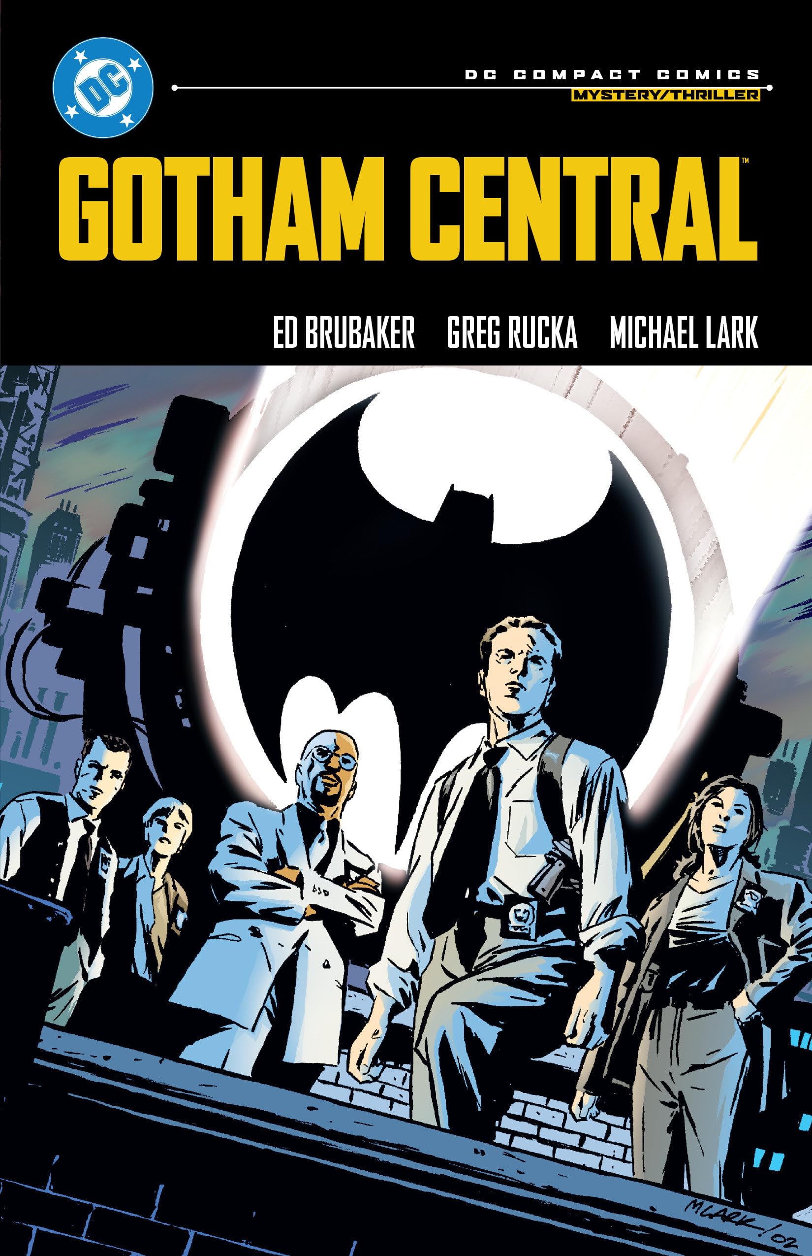 Gotham Central: DC Compact Comics Edition by Ed Brubaker (Paperback Book)