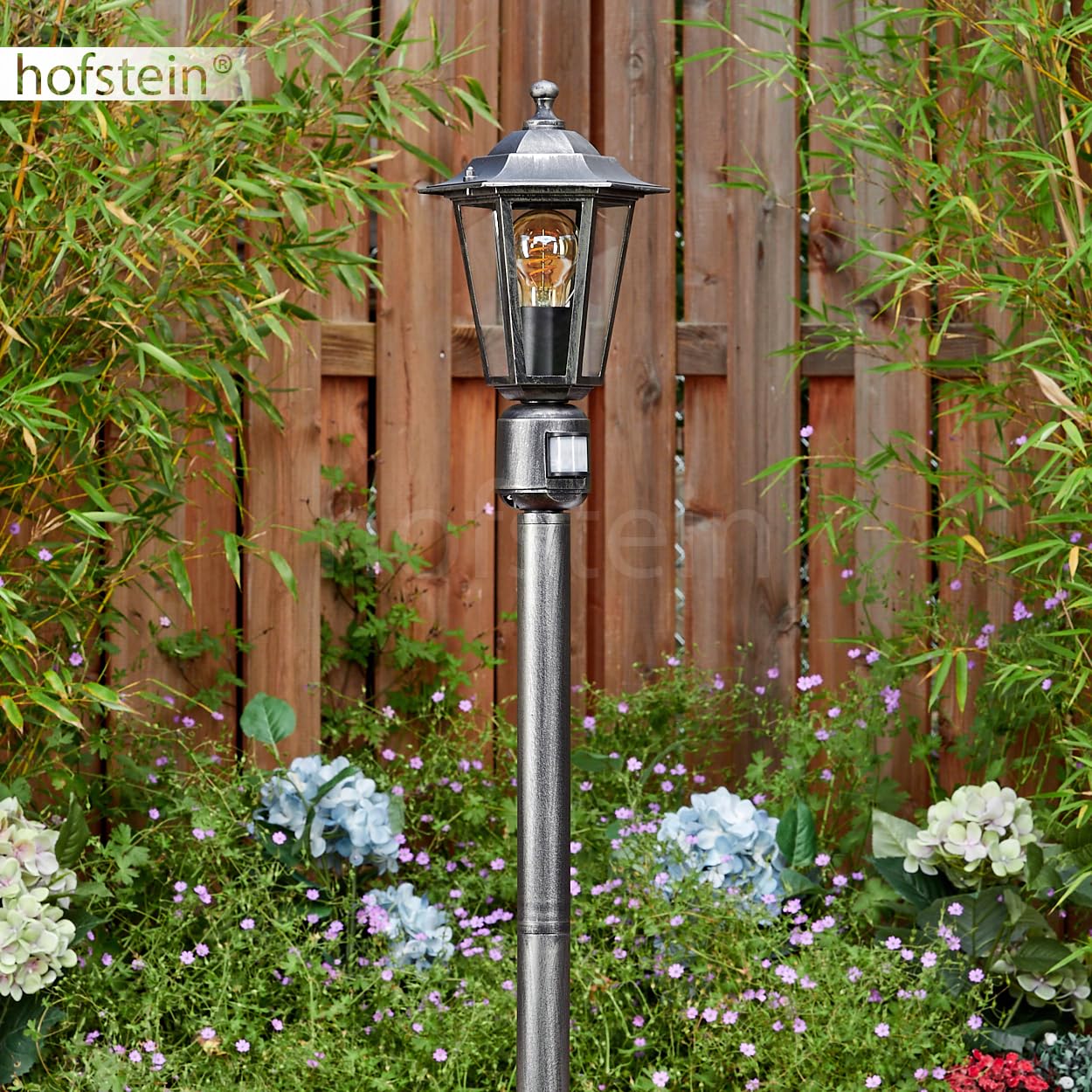 HOFSTEIN Lampa zewnętrzna Loria, lampa drogowa z czujnikiem ruchu z metalu/szkła w kolorze czarno-srebrnym/przezroczystym, lampa zewnętrzna o wyglądzie antycznym, wysokość 107 cm, oświetlenie ogrodowe