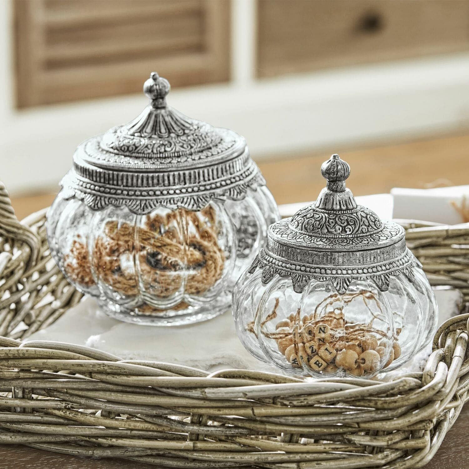 Loberon Madelon Coppia di contenitori in Vetro - Coperchi di Ferro Decorati artisticamente - Vetro dalla Forma Meravigliosa, Trasparente/Argento