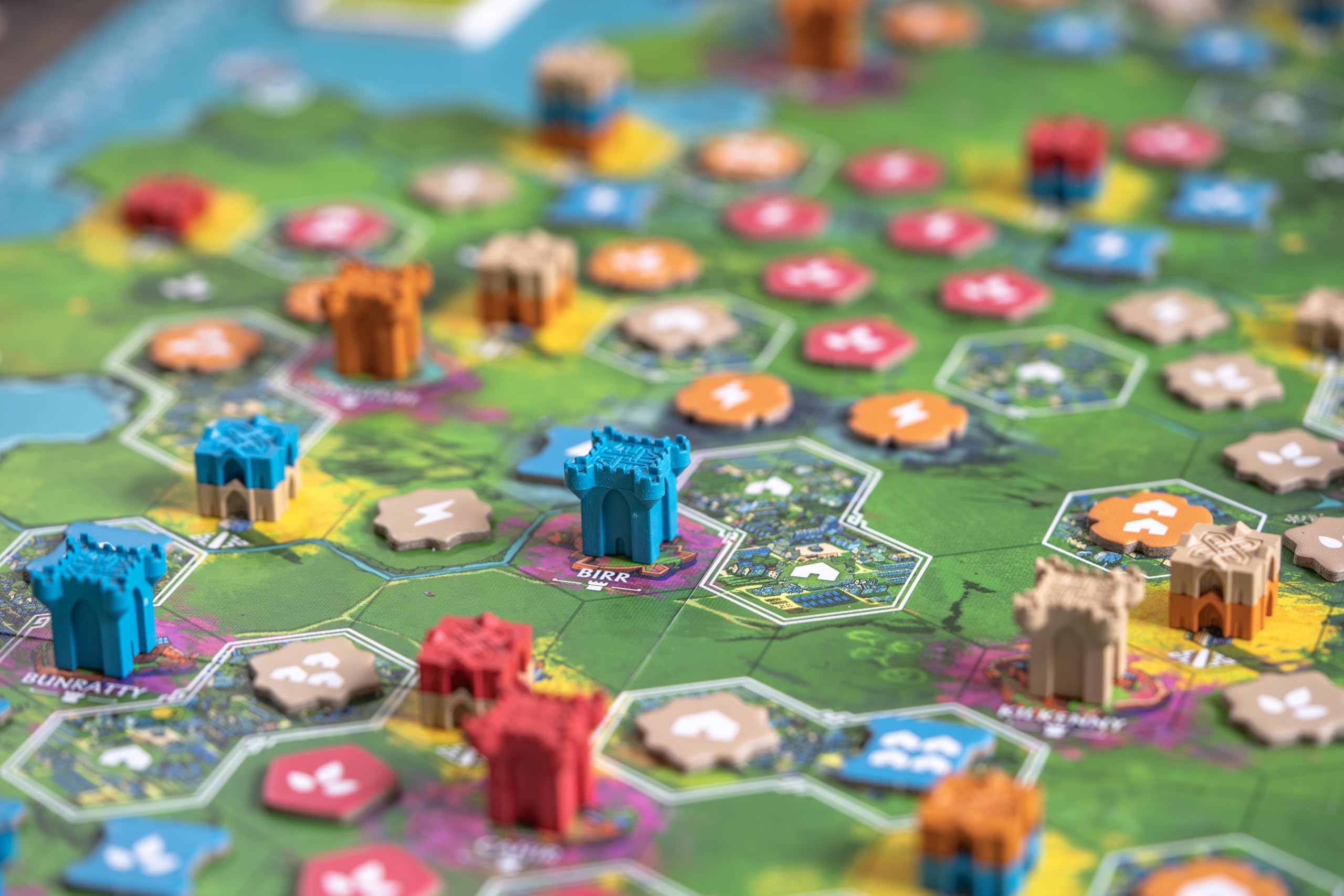 Lucky Duck Games - Rebirth - Jeu de Société Stratégique – Placement de Tuiles – Reconstruction et Contrôle de Territoire en Écosse – 2 à 4 Joueurs – 10plus Ans - 60 Min - Mighty Boards – en Français