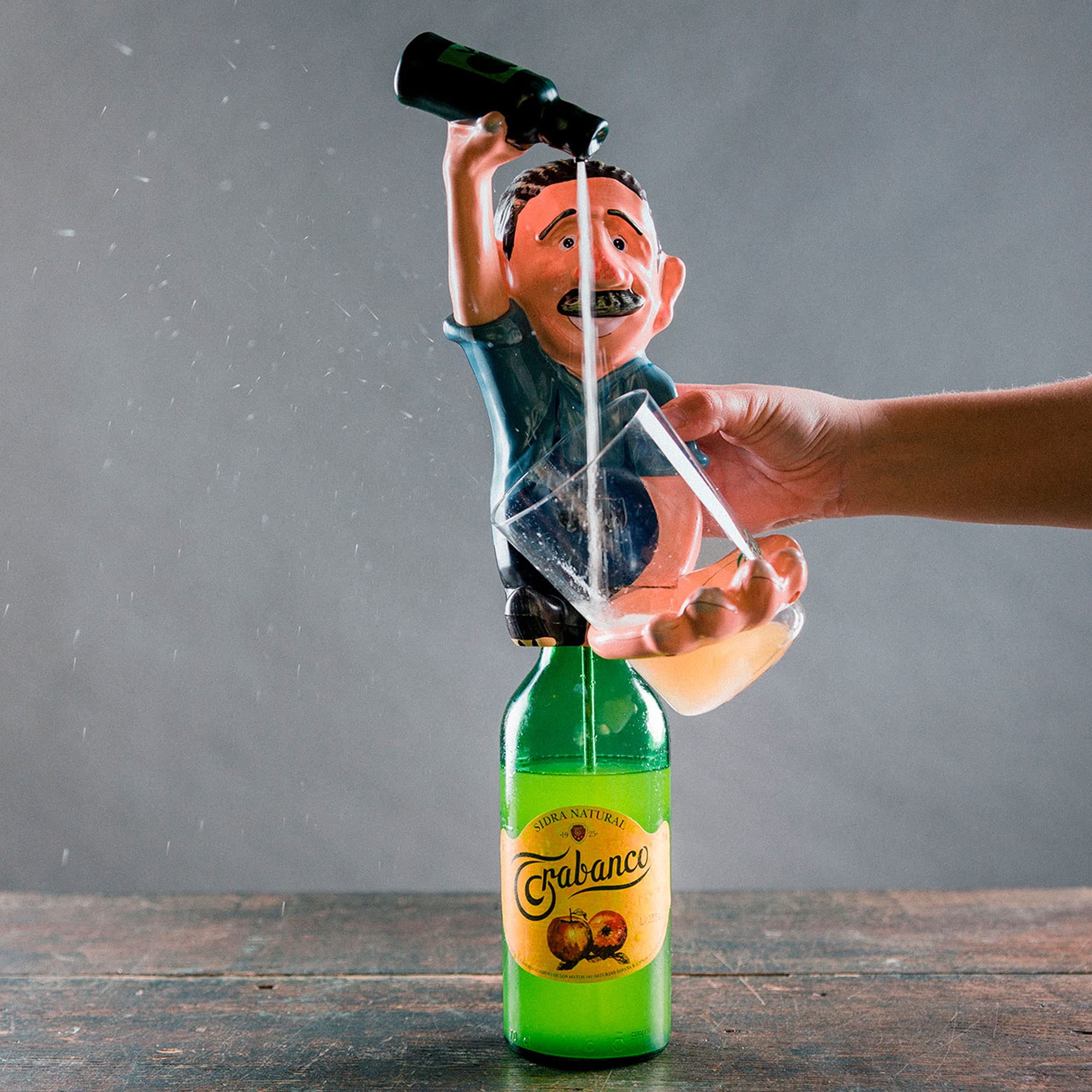 Escanciador de Sidra Electrico - Regalos Originales para Hombre - Echador de Sidra con bateria para Disfrutar un Culín de Sidra Fresco y Burbujeante - Dosificador Sidra (Isidrin)