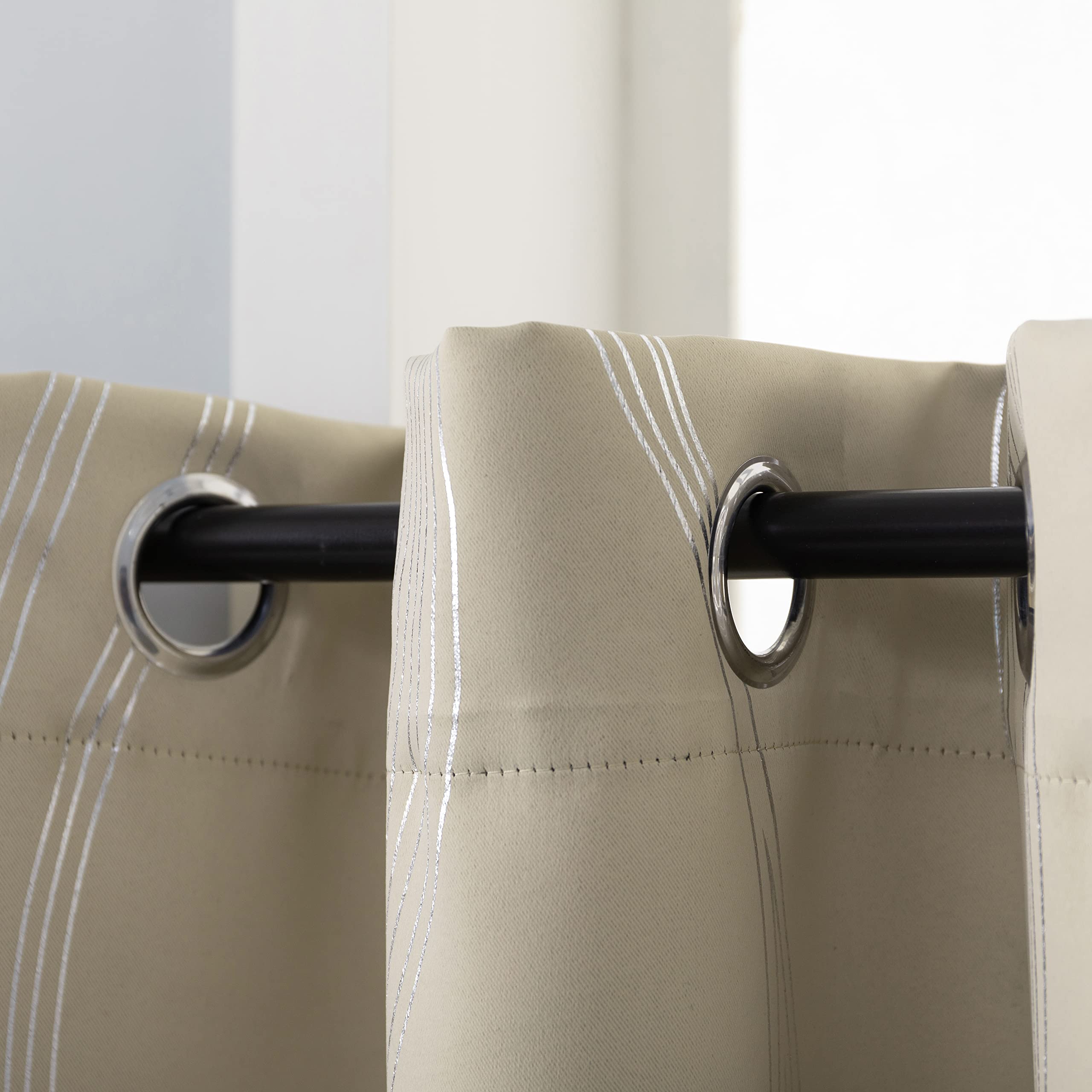 GIRASOLE HOME® Coppia Tende Oscuranti Termiche Morbide Fantasia Onde Argentate Tenda Isolante per Soggiorno Camera e Interni 2 Pannelli con Occhielli (140x285cm, Beige)