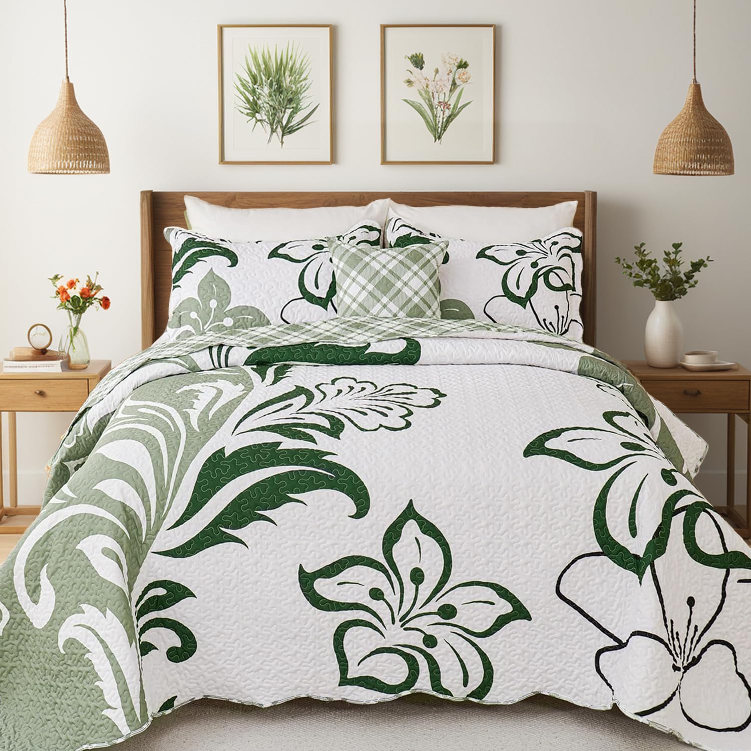 EVENHUG 4 Piece Floral Quilt Set Queen Size Green Floral Bedding Set Reversible Bedspread Coverlet Lightweight Soft Bed Cover with 3 Pillow Shams for All Season (Queen, 92
