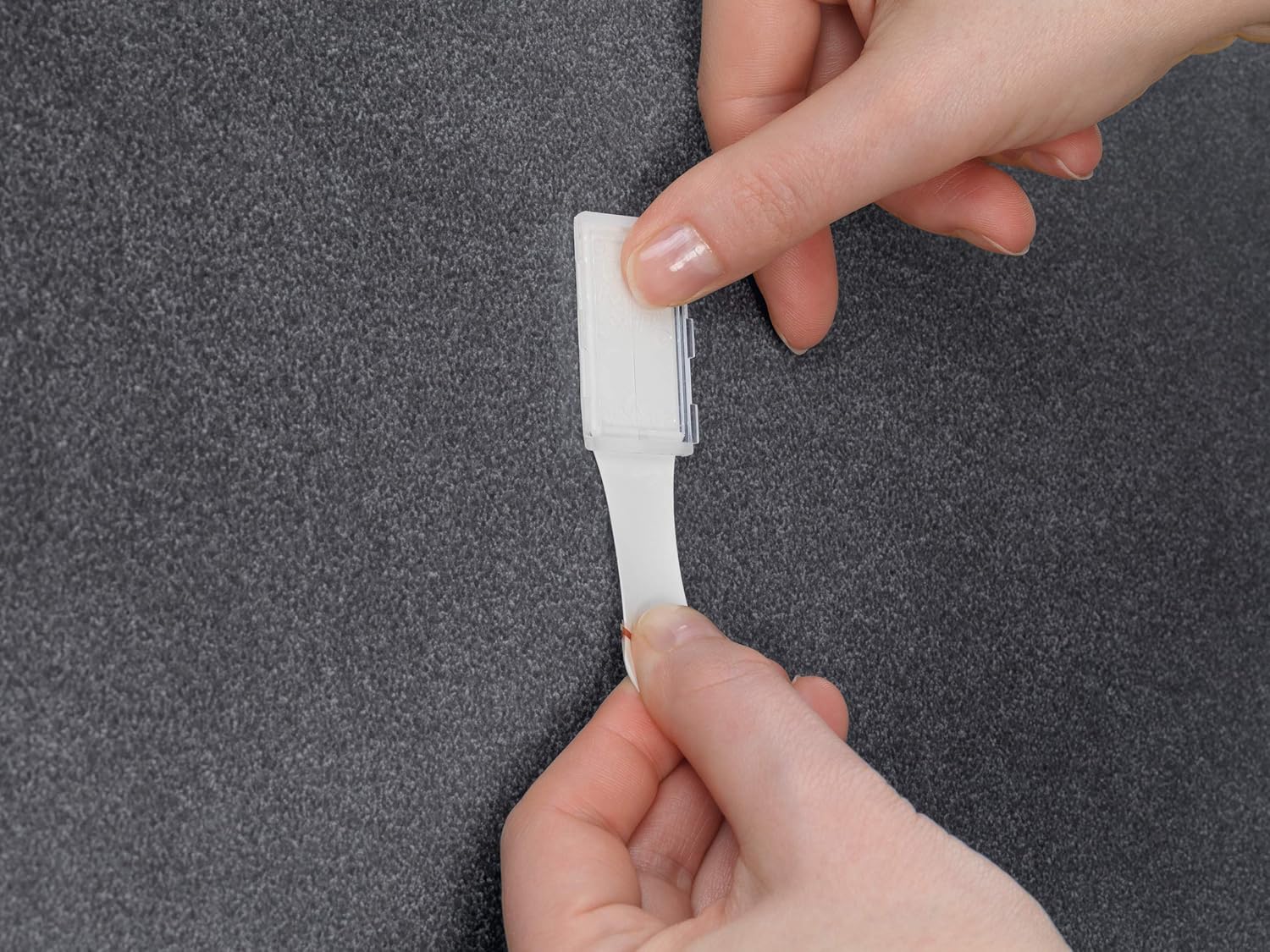Tesa 77761 – 00001 – 00 Adhesive Strips for Tiles and Metal (3 kg)