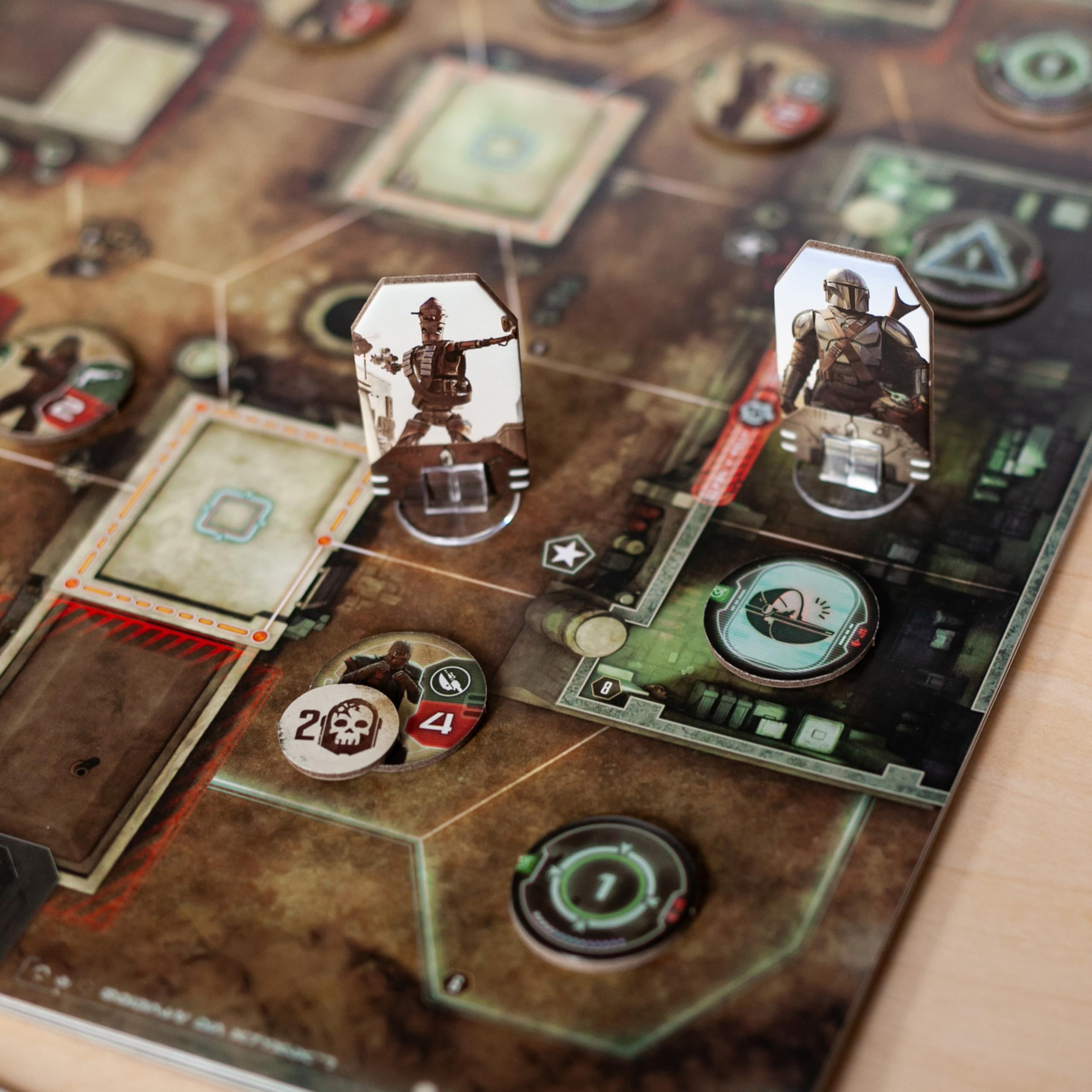 Asmodee – THE MANDALORIAN ADVENTURES – Diventate gli Eroi Completando Tutte le Missioni – Gioco da Tavolo Collaborativo Strategico – Idea Regalo Star Wars – 1-4 Giocatori – 12+ Anni – Ed. in Italiano