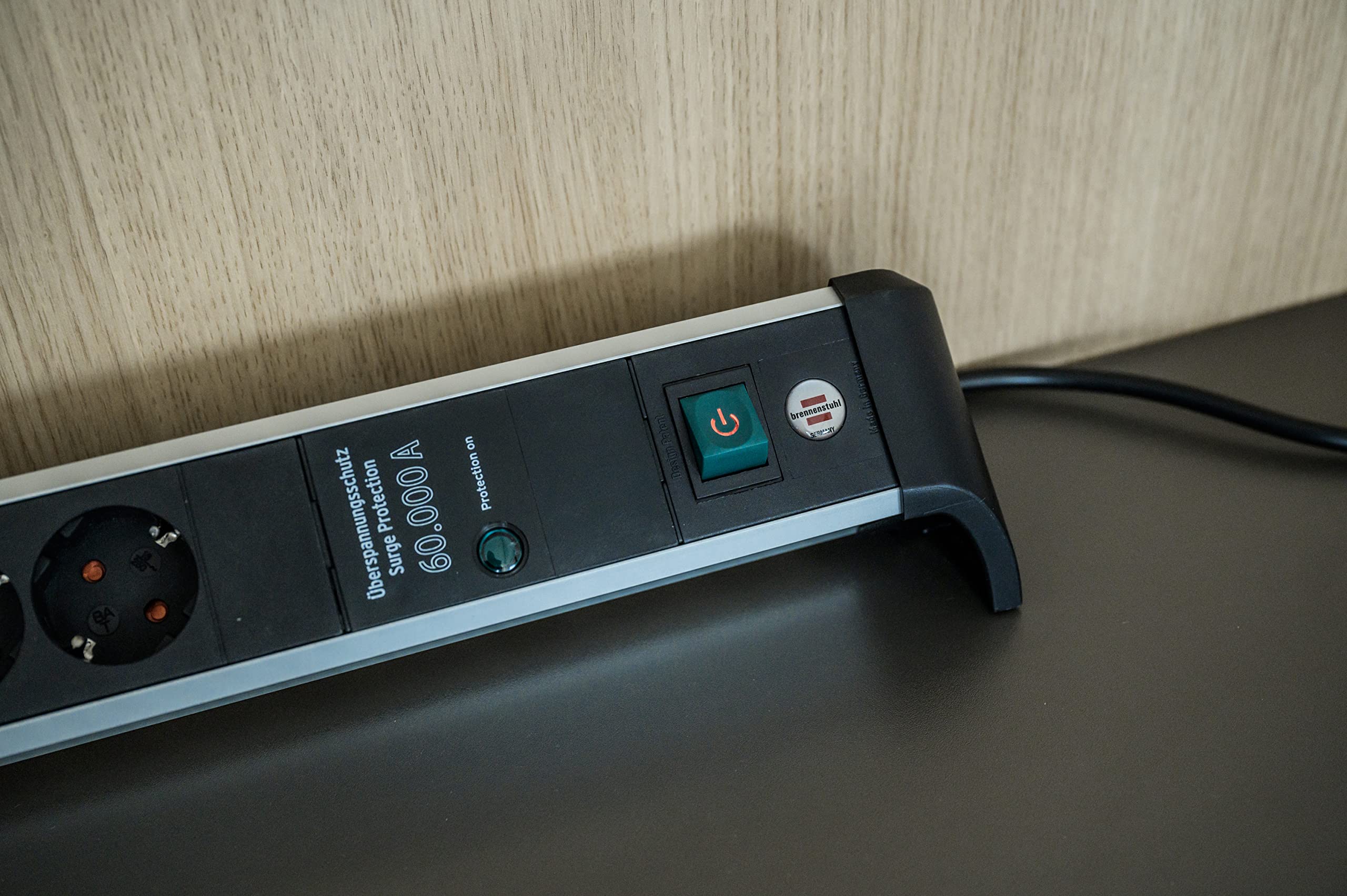 Brennenstuhl Alu Office-Line Ciabatta elettrica a 4 prese con USB e protezione da sovratensioni (presa multipla con interruttore, cavo da 1,8 m, 2 porte USB 3,10 A, Made in Germany