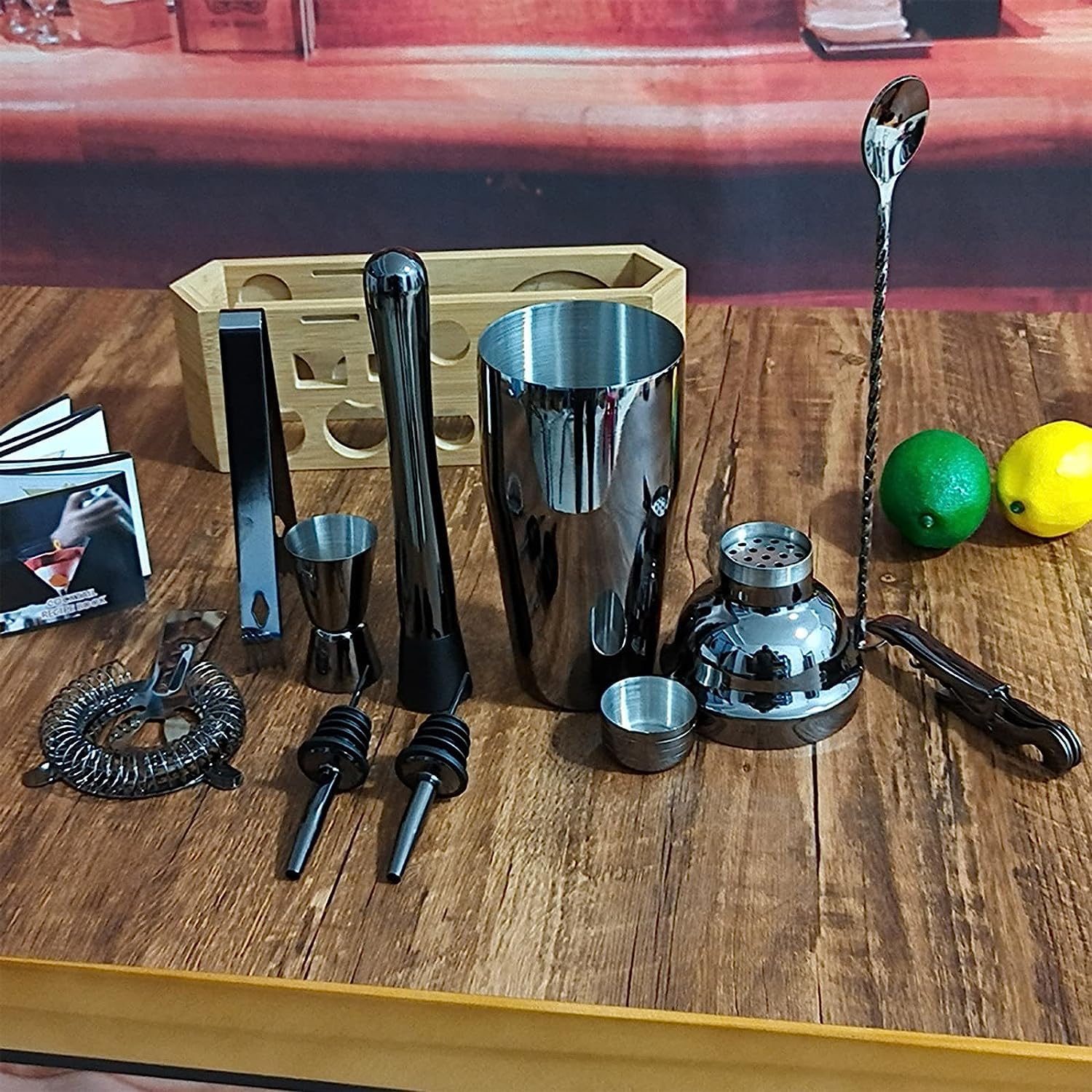Ensemble de Cocktail Shaker à Cocktail Shaker Kit 10 Pcs Cocktail Shaker Set Bar Tool Set avec Support Martini Shaker Bartending Kit Shaker Cocktail Kit Shaker Cocktail Set(Black)