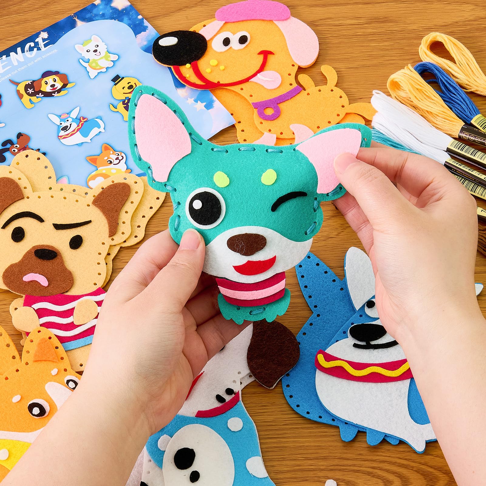 Toylink Kit Cucito in Fieltro per Bambini, Kit Lavoretti Creativi per Bambini con 12 Feltro & Fili da Ricamo & Aghi di Plastica, Fai Da Te Regalo Bambina Bambino 6 7 8 9 Anni