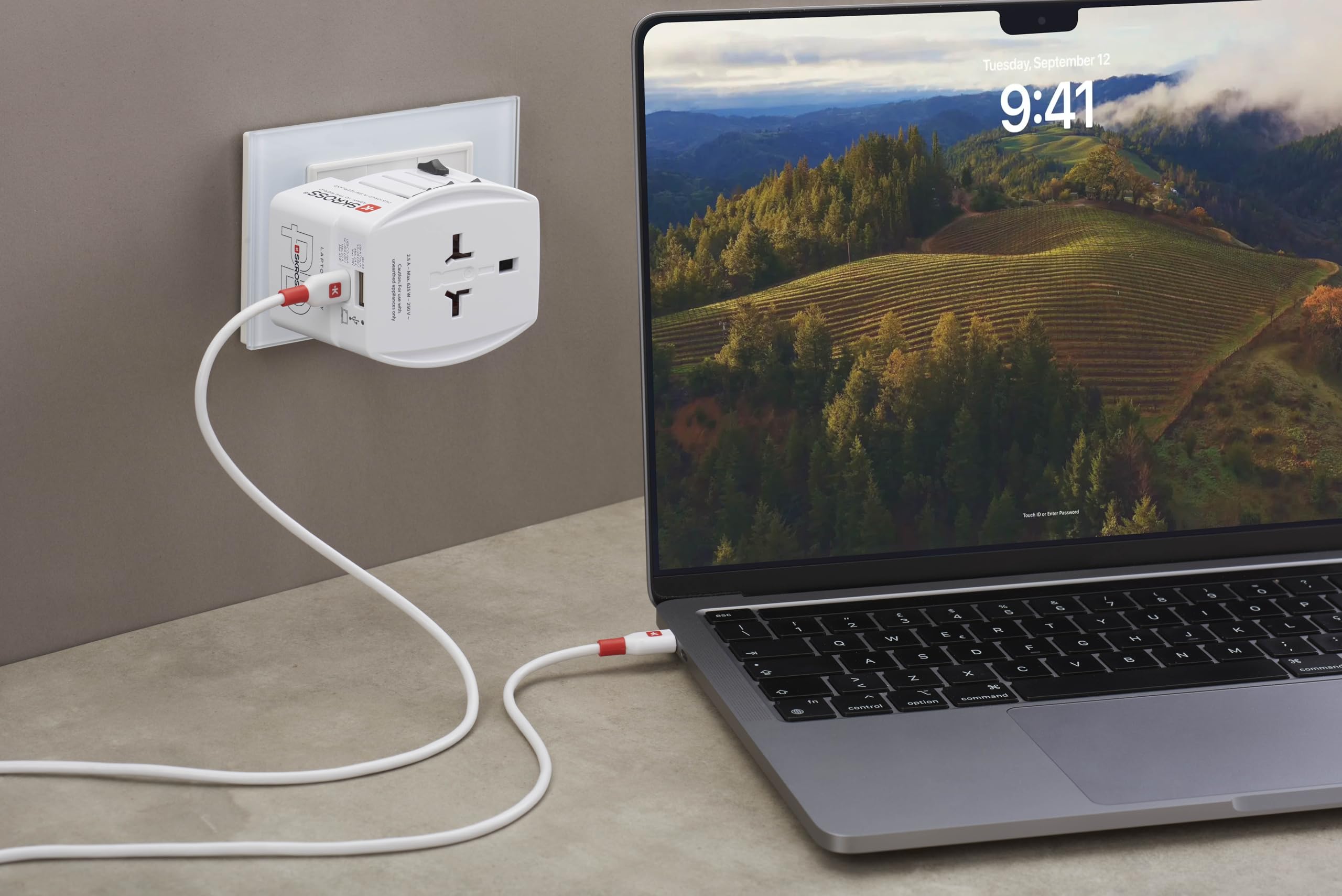 SKROSS -MUV USB AC45PD z kablem USB-C (160 cm) – 2-biegunowy uniwersalny adapter podróżny + 1 x USB C i 1 x USB 45 W – napięcie i moc: 100 V – 250 W/250 V – 625 W do laptopów, tabletów i smartfonów
