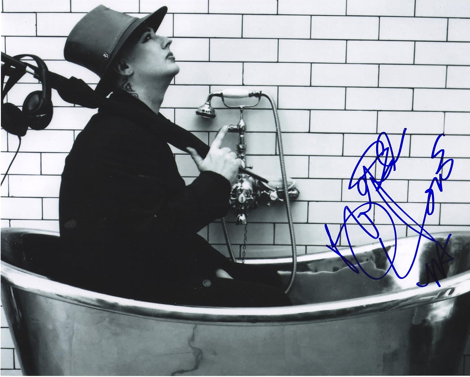 Boy Autograph Signed 8 x 10 Photo Home & Kitchen