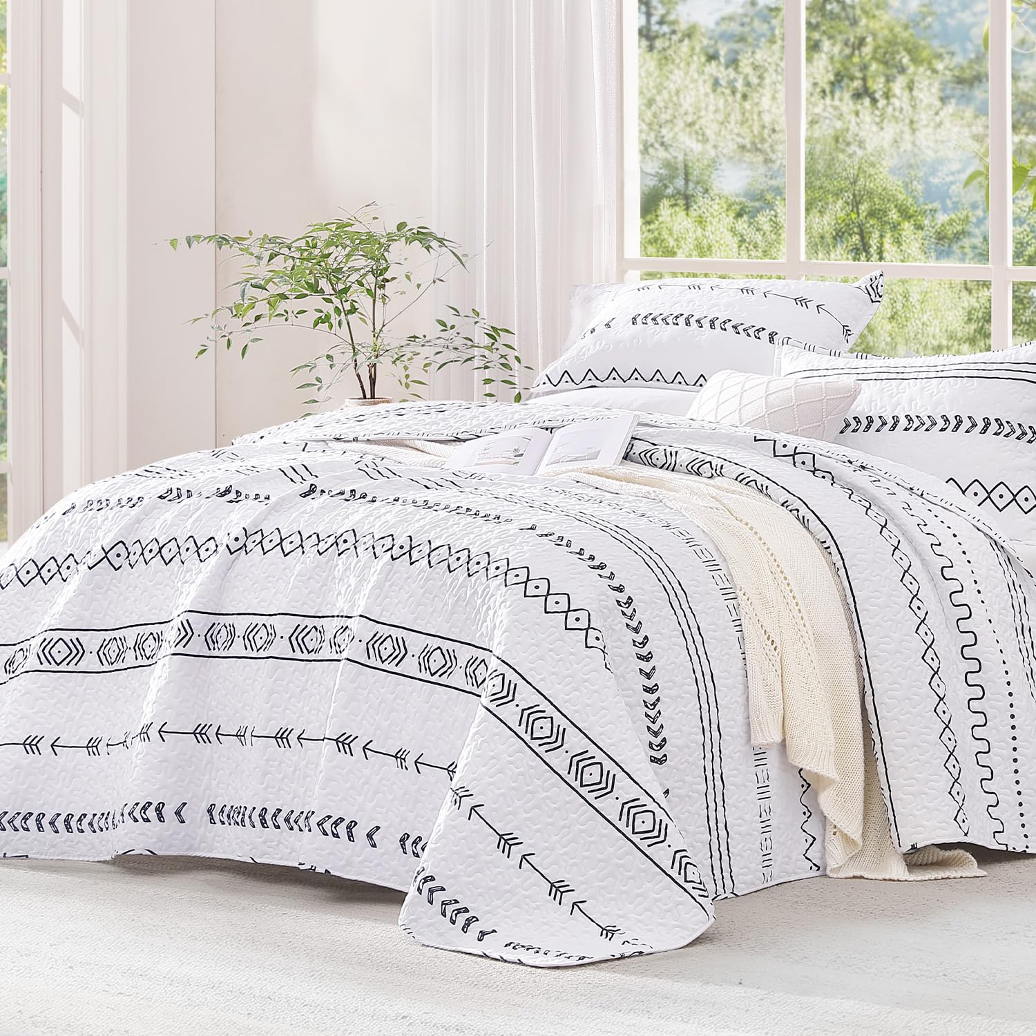 Photo 1 of ***STOCK PHOTO FOR REFERENCE ONLY*** Andency White California King Quilt Set, 3 Pieces Boho Lightweight Soft Striped Cal King Bedspread for All Season (112"x104"), Printed Bohemian Polyester Reversible Coverlet Comforter Sets