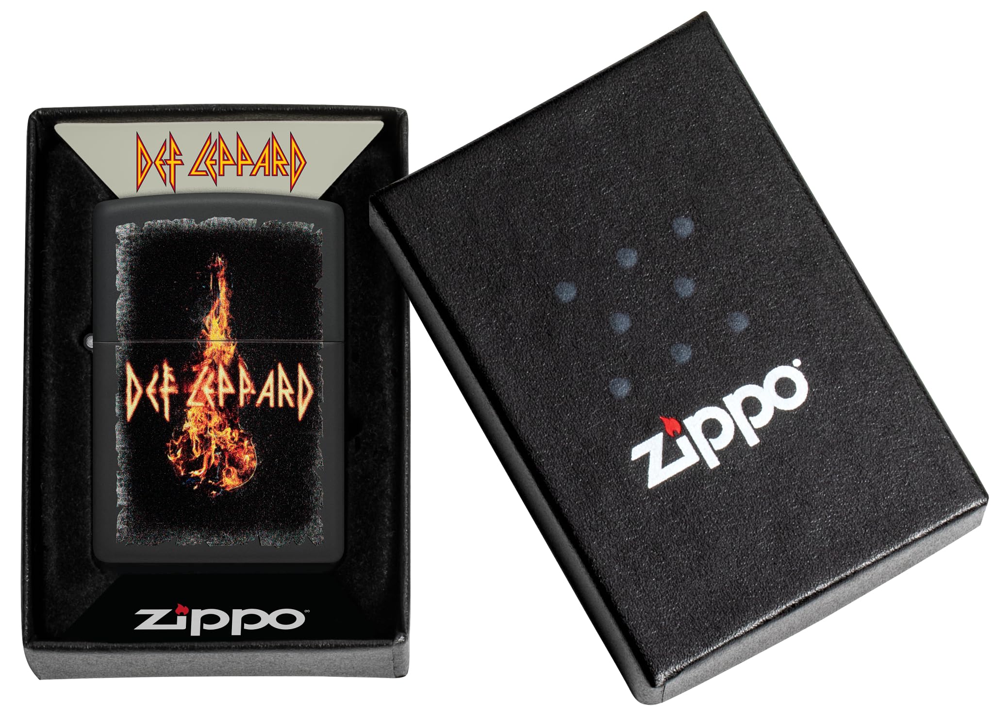 Zippo Def Leppard Zapalniczka Sztormowa, Kolorowy Nadruk, do Napełniania, Wielokrotnego Użytku, Wiatroodporna Konstrukcja, Pudełko na Prezent, Wykonano w USA, Kolor Czarny Matowy (Black Matte)