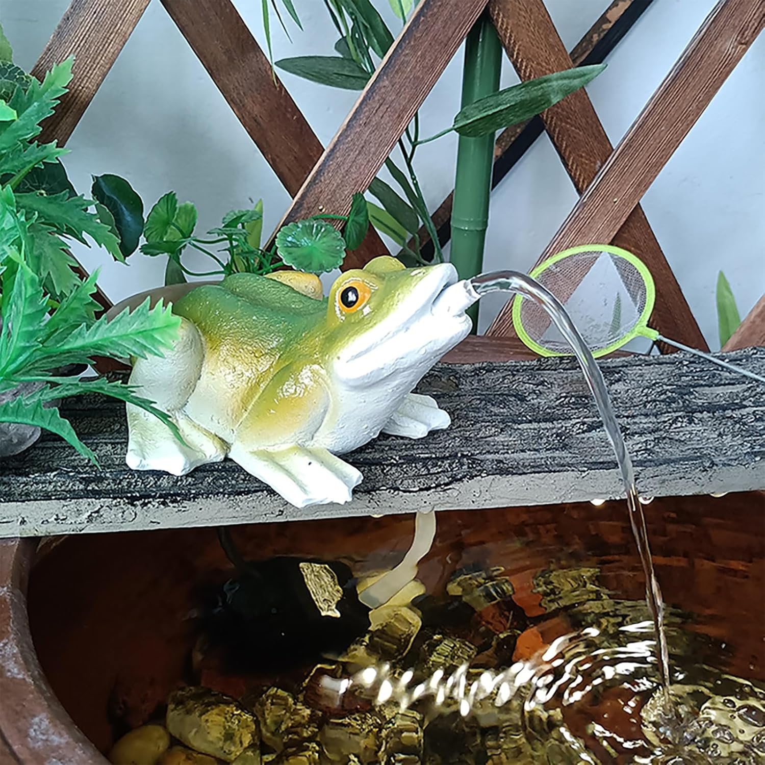 Pond Spitter, Resin Frog Water Spitter Statue, Water Feature Outdoor Fountain, Stylish Ornament for Balcony, Courtyard, Patio and Home Office