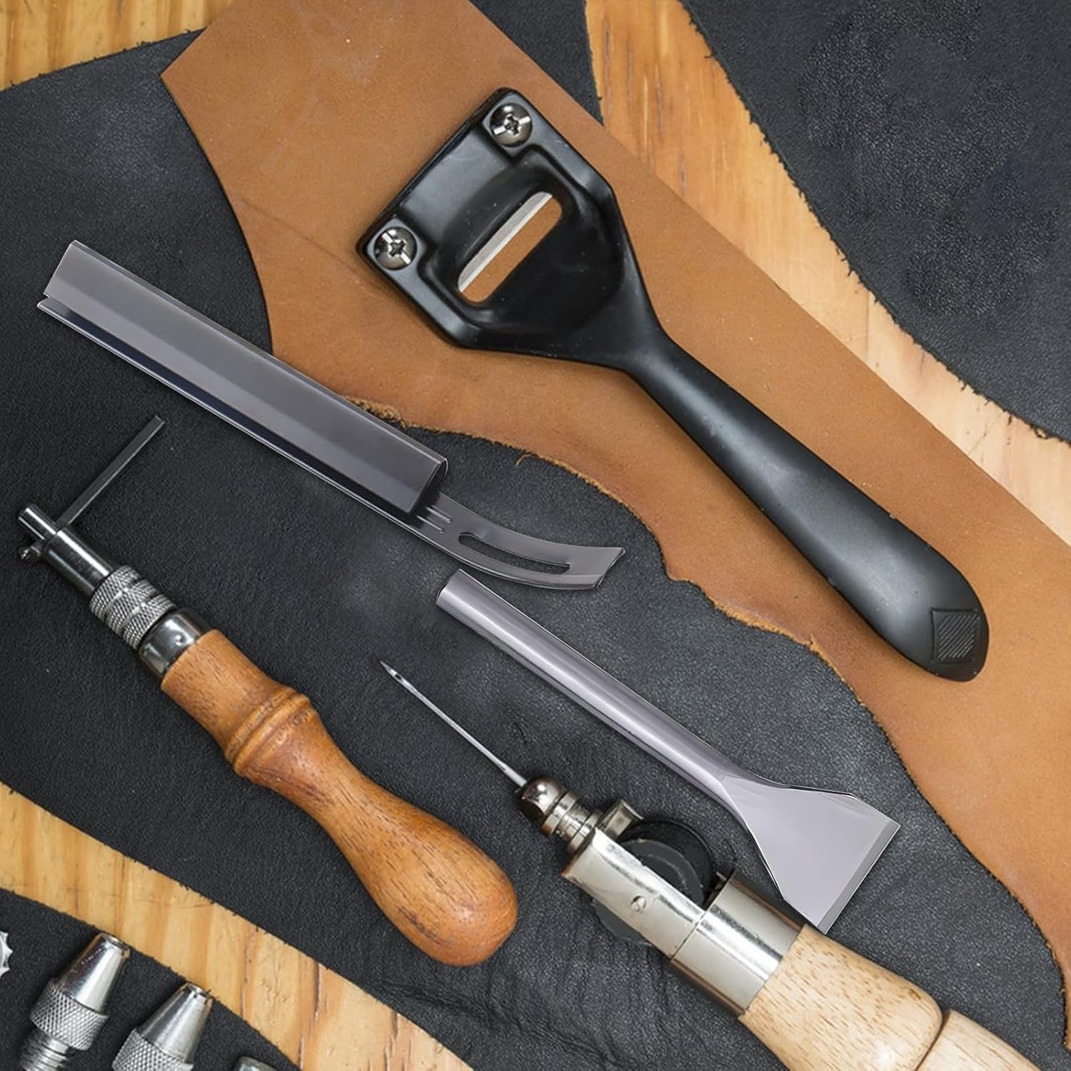 Metal Leather Skiver Set, Metal Leather Skiver, Safety Beveler DIY Cutting Tool with 12 Pieces Skiver Blade Leather Craft Slot Punches Cutter for Leather Craft DIY and Leather Making