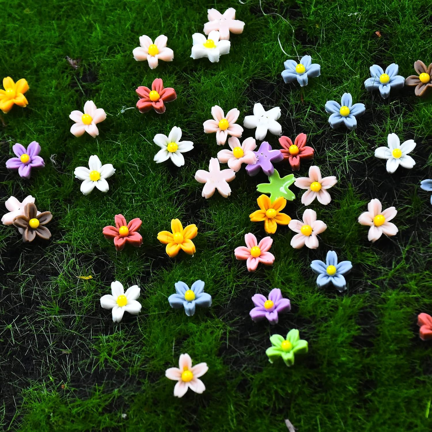 De Tekst Van Het Gelukkige Ooster Met Versierde Bloemen En Vlinders Ge%c3%afsoleerd Op Witte Achtergrondlijn Voor Reclamebanner Image268720030