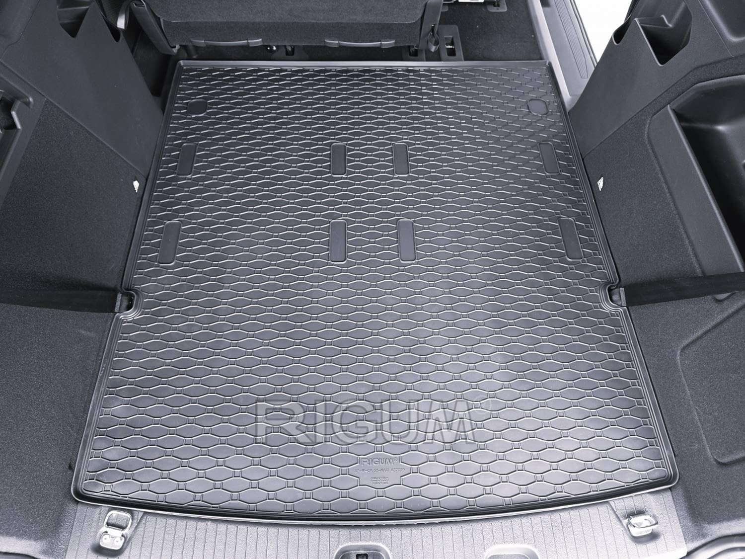 Gummi Kofferraummatte passend für VW Caddy Maxi ab 11/2020/Ford Grand Tourneo Connect ab 5/2022 AZUGA AZ31100226 Kofferraumwanne