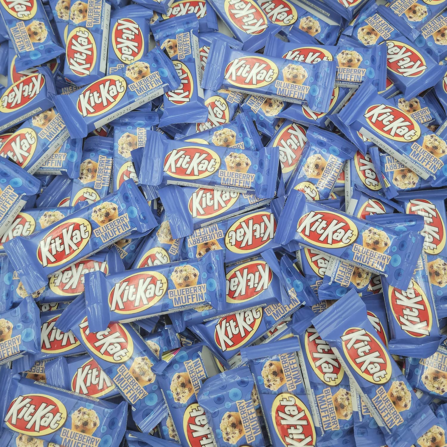 Kit Kat Blueberry Muffin Snack Size - Crisp Wafers in Blueberry Muffin Flavored Creme – Limited Edition – Individually Wrapped – Bulk Pack (2 Pound)