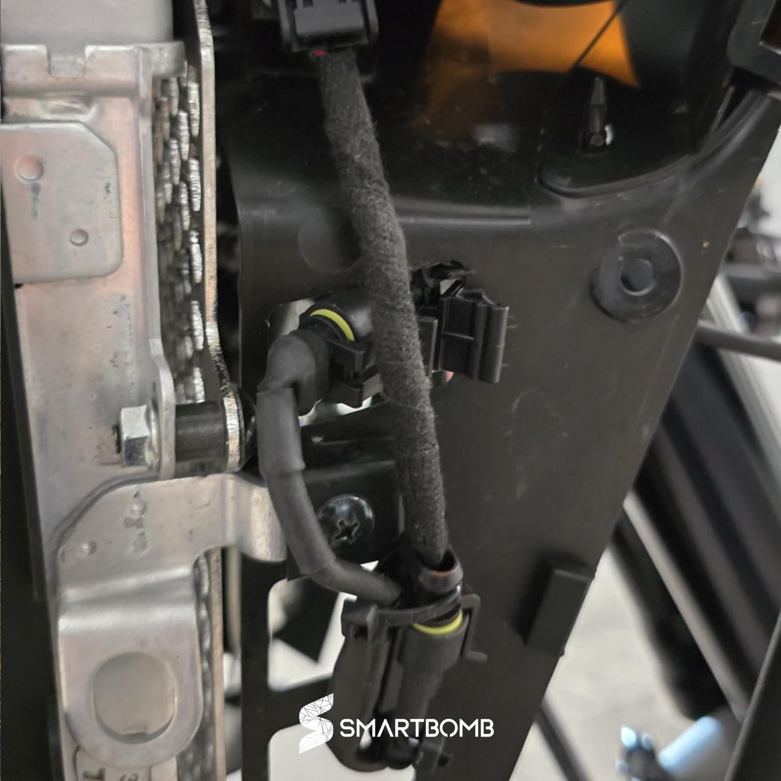 Smartbomb Kit Faretti fendinebbia connettori specifici 40w omologati AFRICA TWIN 1100 + staffe regolabili abs + connettore attivazione