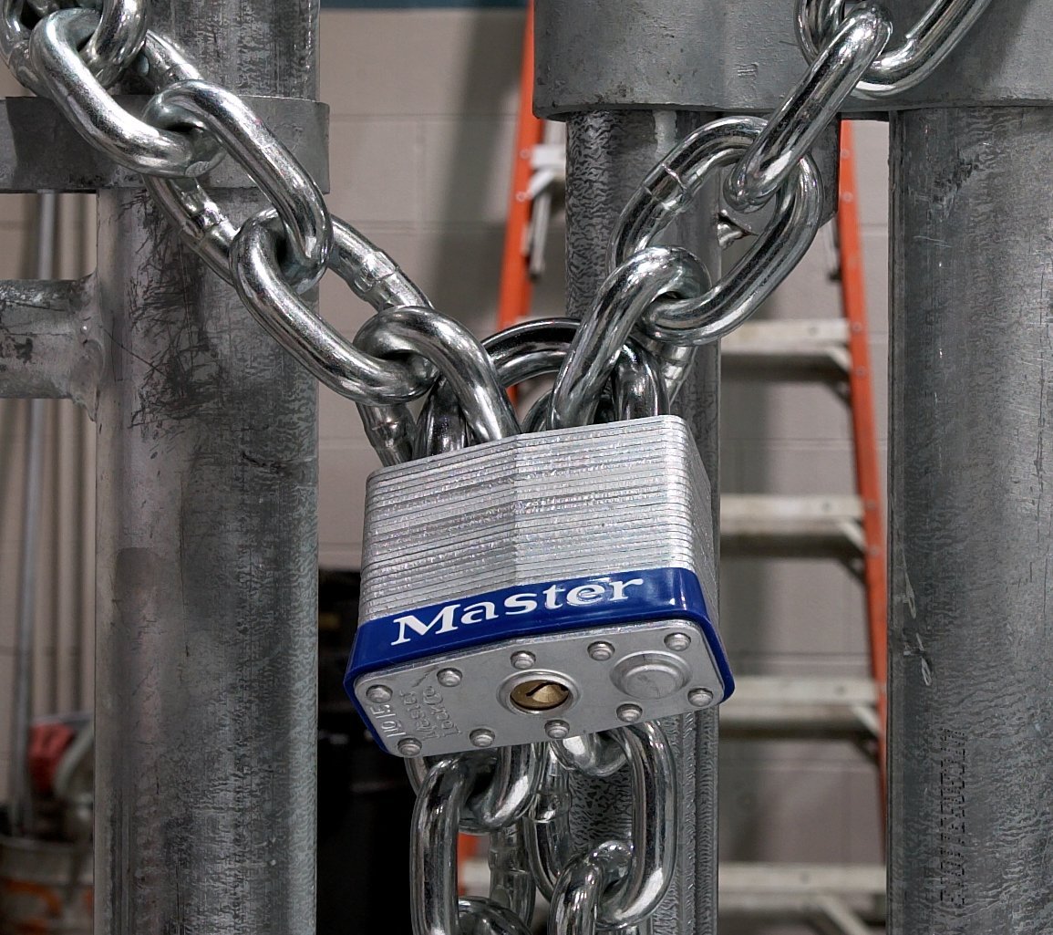 MASTER LOCK 15EURD Vorhängeschloss 67mm lamellierter Stahl Bügel 31mm