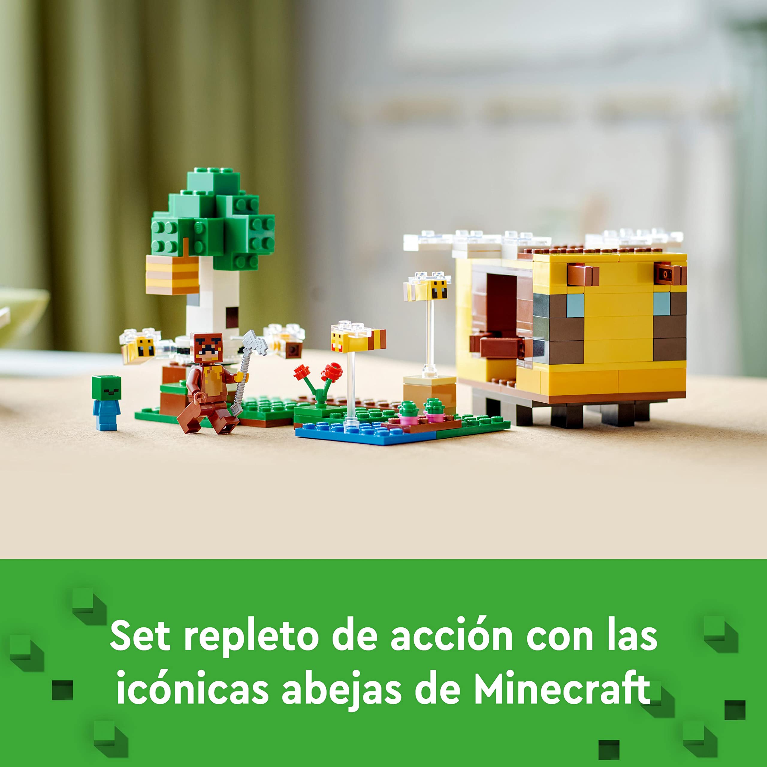 LEGO Minecraft La Cabaña-Abeja, Casa de Juguete para Niños y Niñas de 8 Años, Granja, Minifiguras Animales y Zombie, Idea de Regalo para Fans del Videojuego 21241
