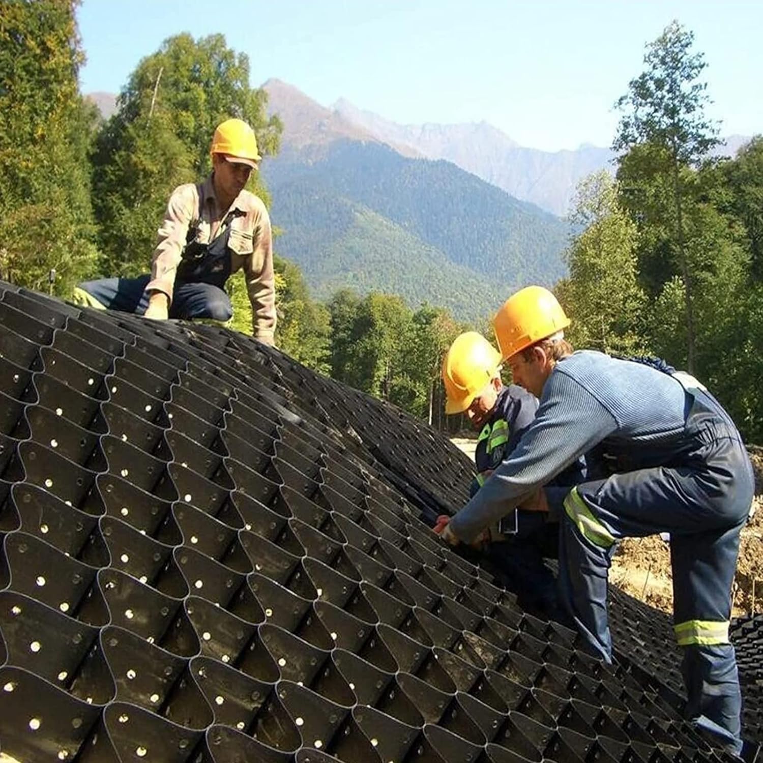 Grille de sol géocellule pour stabiliser une cour de maison en gravier ou un sentier pédestre