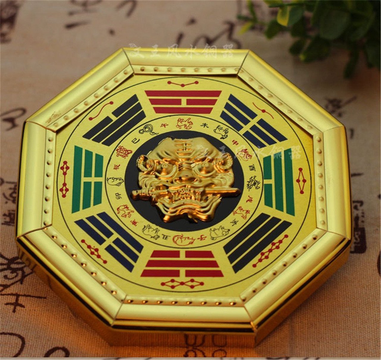 Amazon.co.jp: 風水 虎頭八卦羅盤 赤 裏面白 開運 縁起物 風水 開運