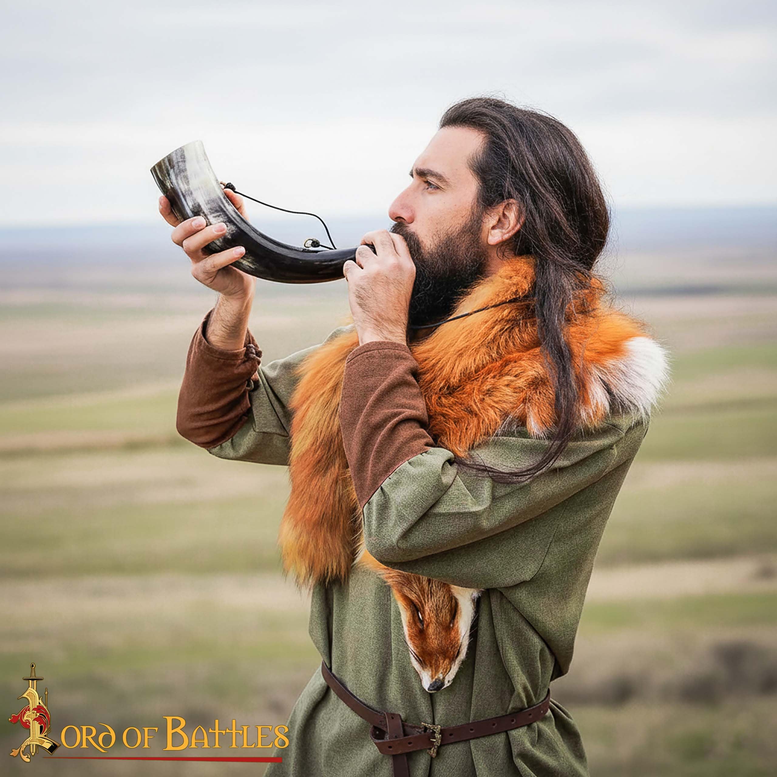 Lord of Battles Wikinger Bigul Horn mit schwarzer Lederschnur aus OX Authentic