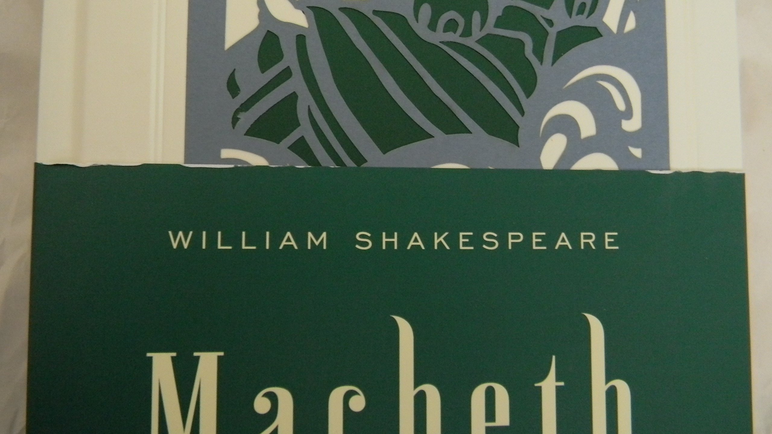 Macbeth (Signature Shakespeare) Hardcover – May 1, 2012