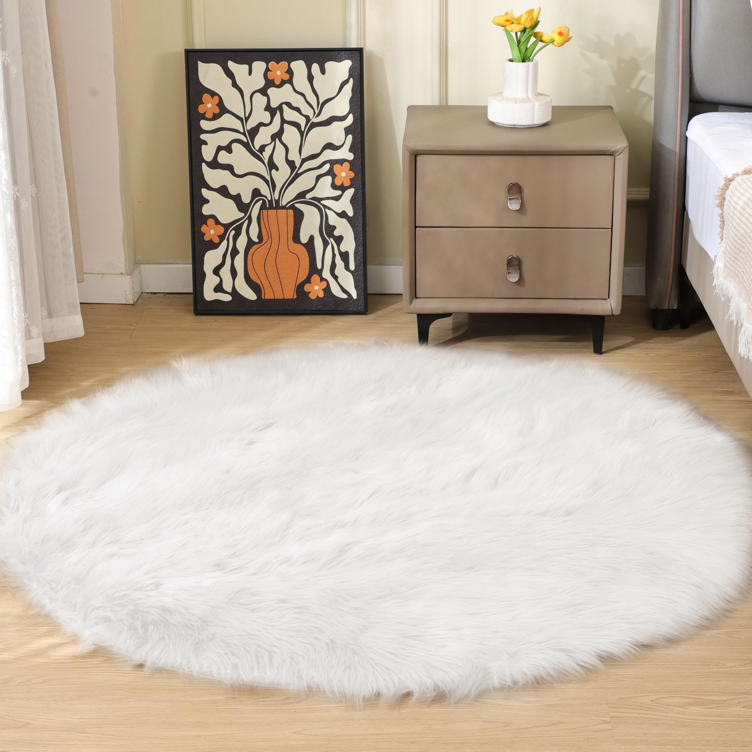 ORINOVA White Fluffy Faux Sheepskin Washable Fur Round Rug 5ft Nursery Rugs for Bedroom Plush Boho Circle Rug for Living Room Teen Room Décor