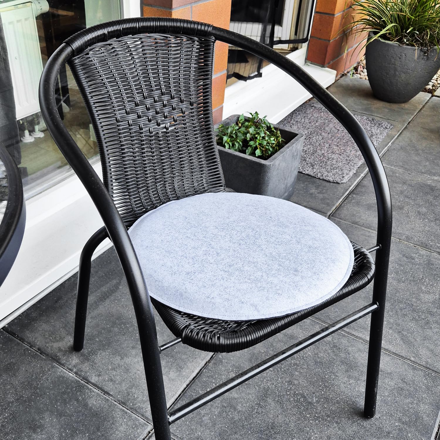 com-four® 4X Coussins de siège en Feutre - Coussins de Chaise rembourrés - Coussin de siège Rond pour Salle à Manger, Jardin, Balcon - Dessous antidérapant avec antidérapant
