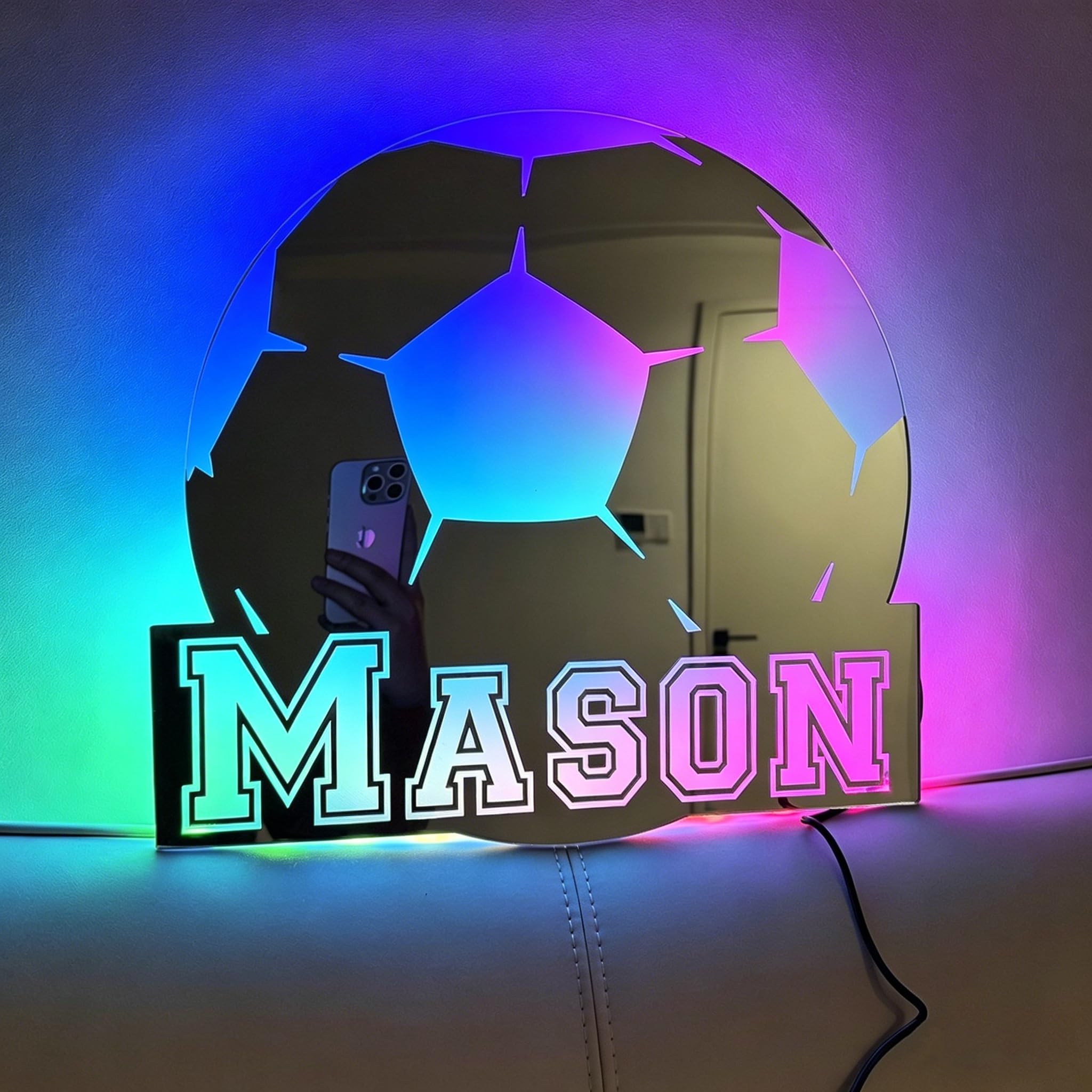 Individuell gestaltbare Fußball-Neonreklame Personalisierter LED Spiegel mit Namen ideal für Jungenzimmer, Bar, Männerhöhle Dimmbares Neonlicht das perfekte Geburtstagsgeschenk für Kinder und Freunde
