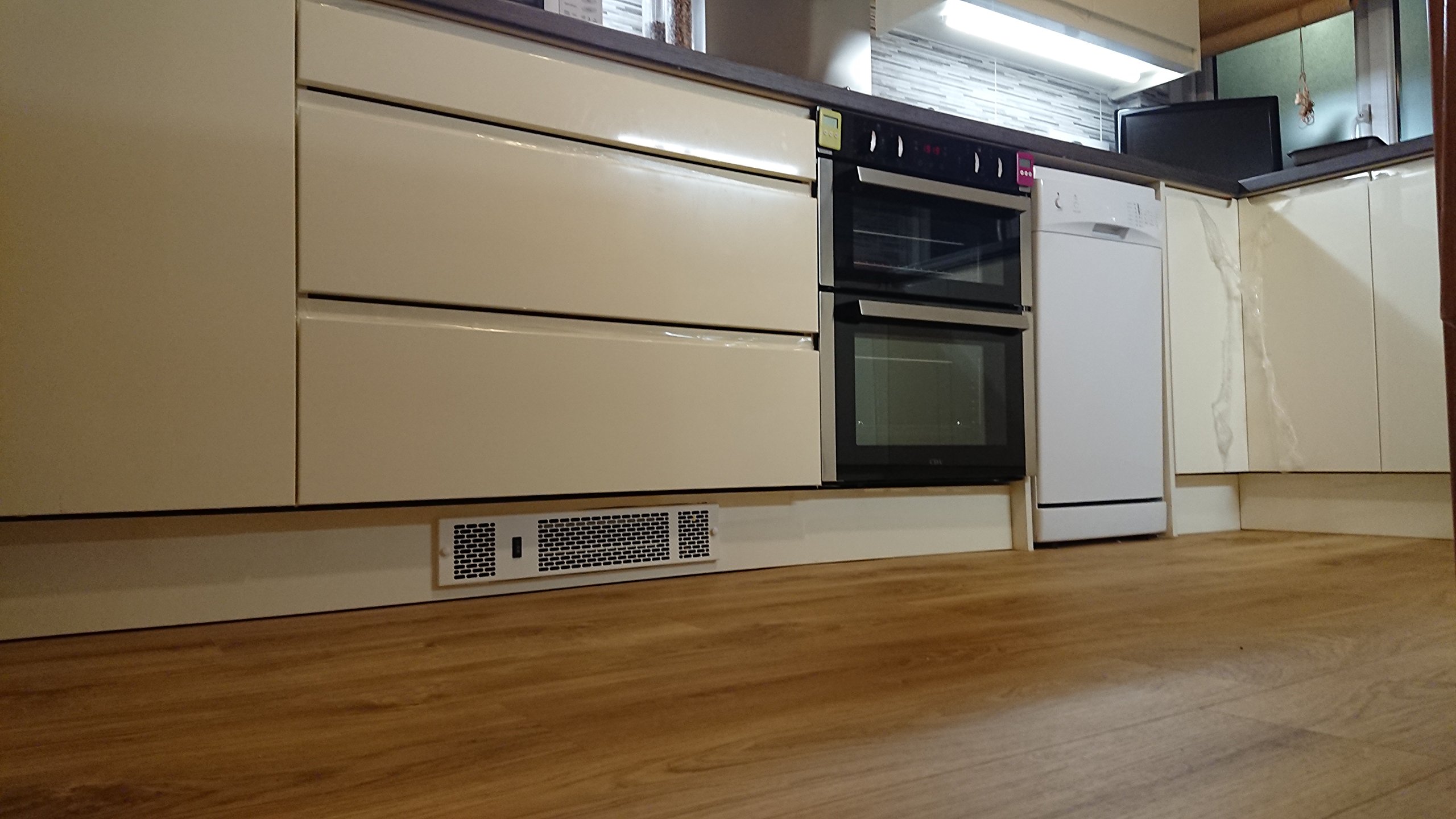 KPH-1500Classic - Kitchen Plinth heater - Central Heating - Hydronic -  1.5kW (Silver) : Amazon.co.uk: DIY u0026 Tools