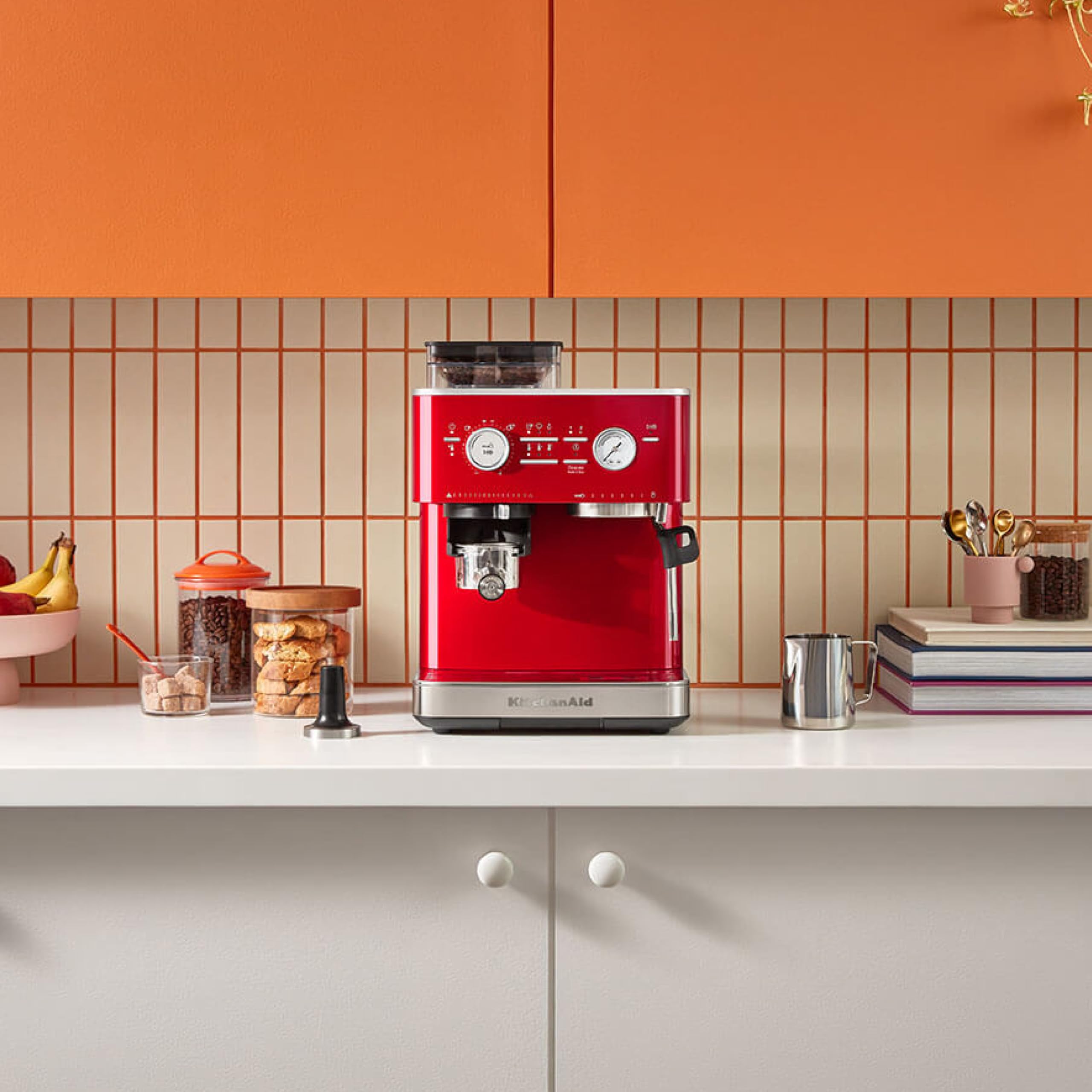 KitchenAid Cafetera espresso semiautomática con molinillo integrado - 15 niveles de molienda, control PID, bomba de 15 bar, vaporizador y diseño de acero inoxidable - Rojo